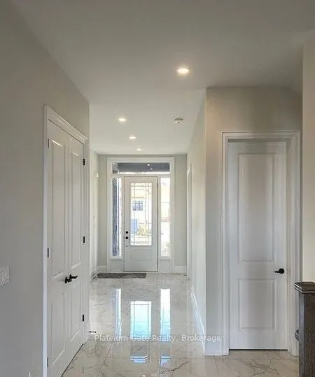 53 Holly Lane