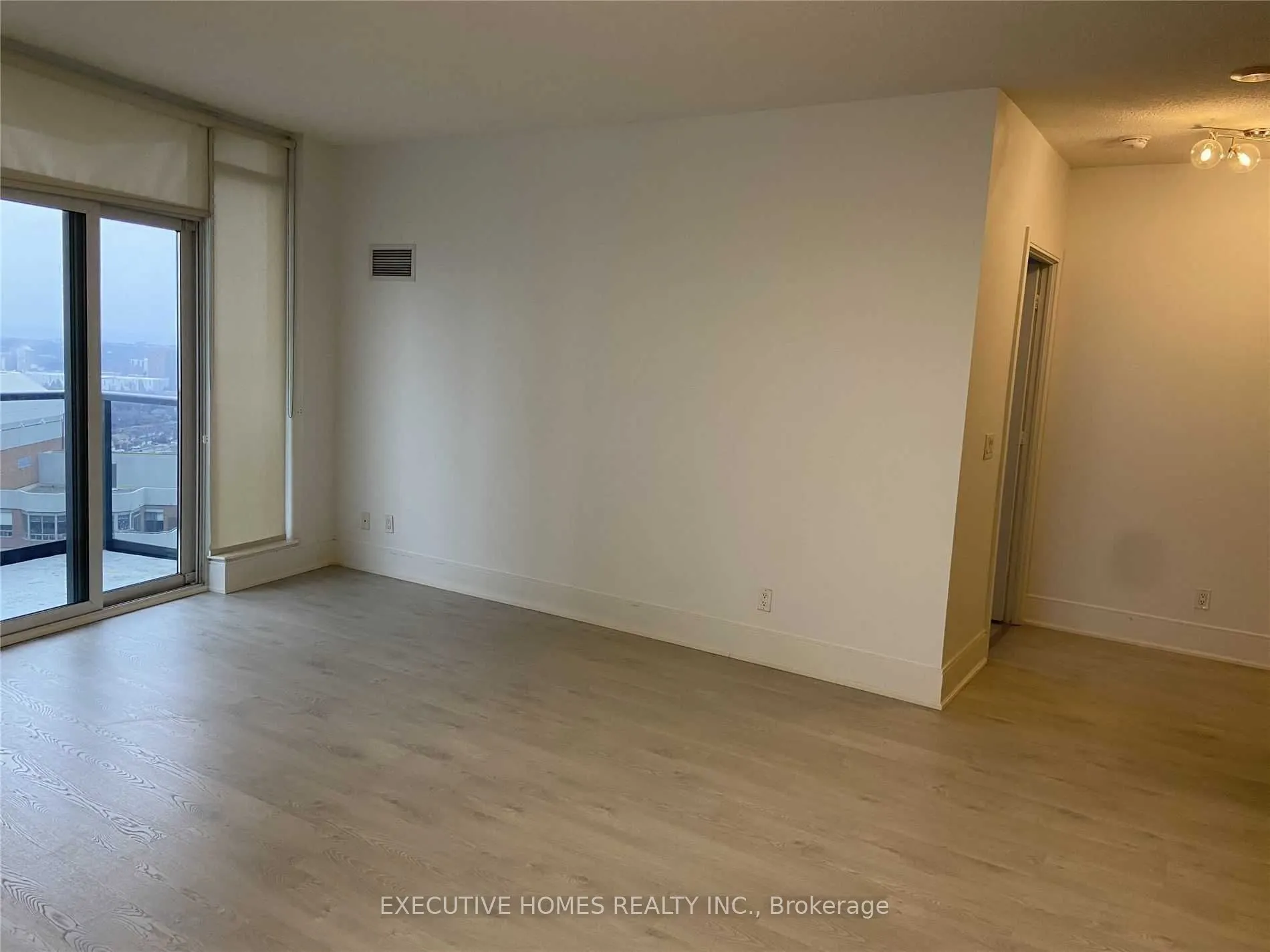330 Burnhamthorpe Road #2707