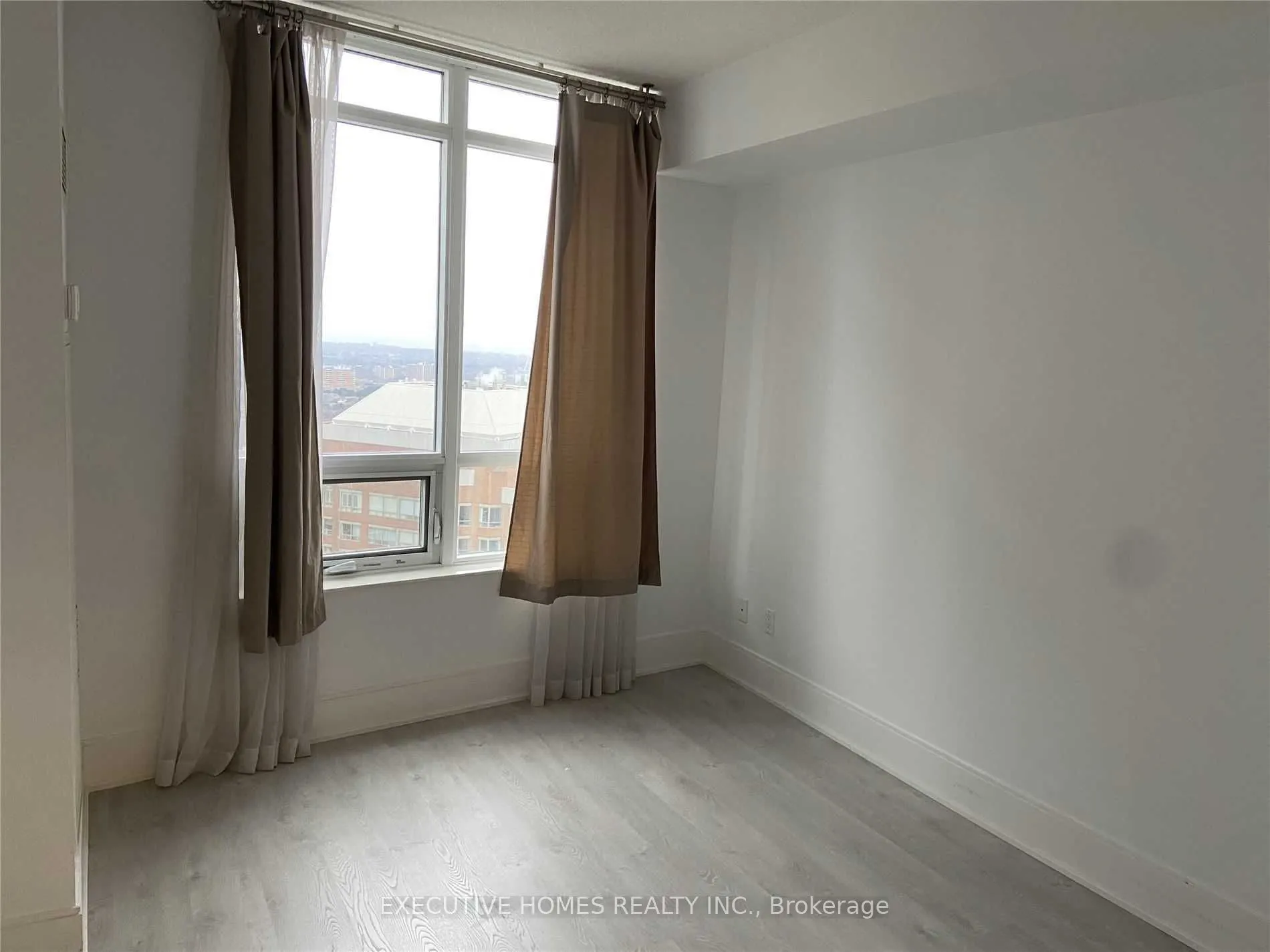 330 Burnhamthorpe Road #2707