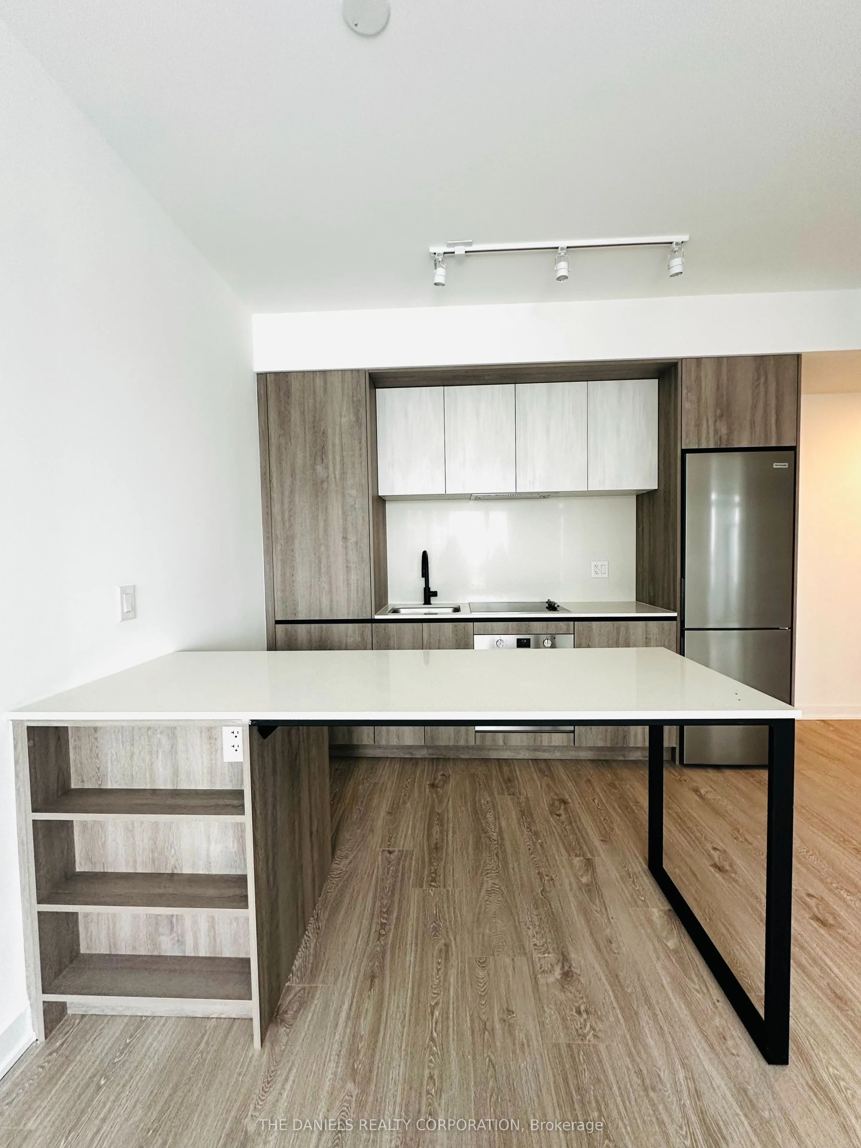 2495 Eglinton Avenue W #913