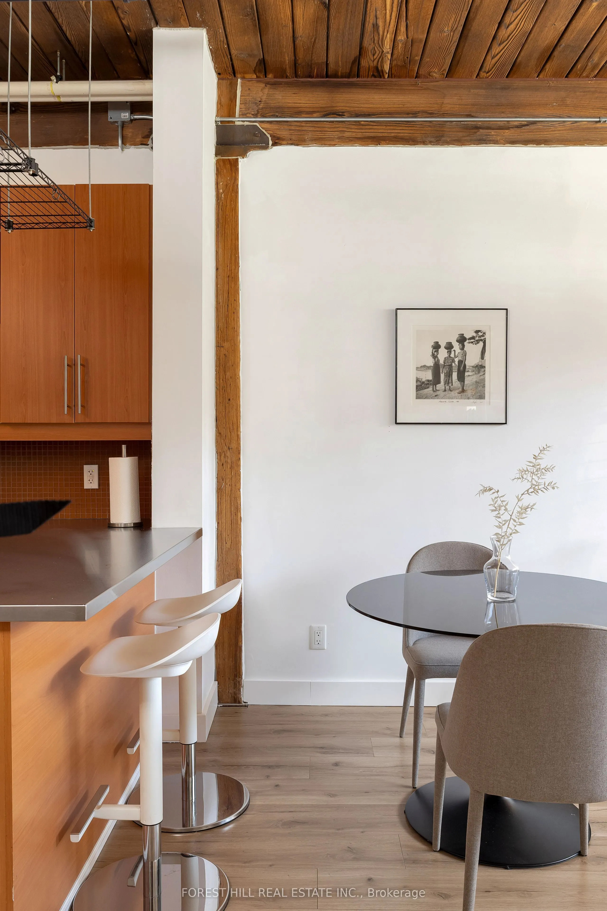 2154 Dundas Street W #105