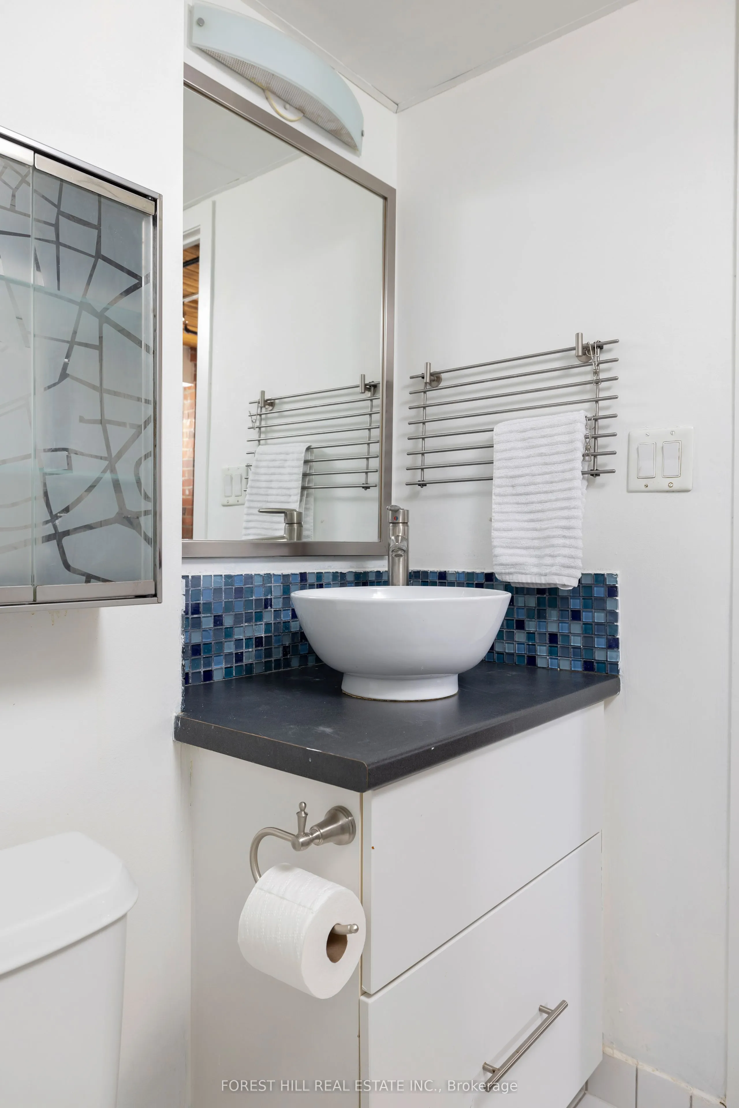 2154 Dundas Street W #105