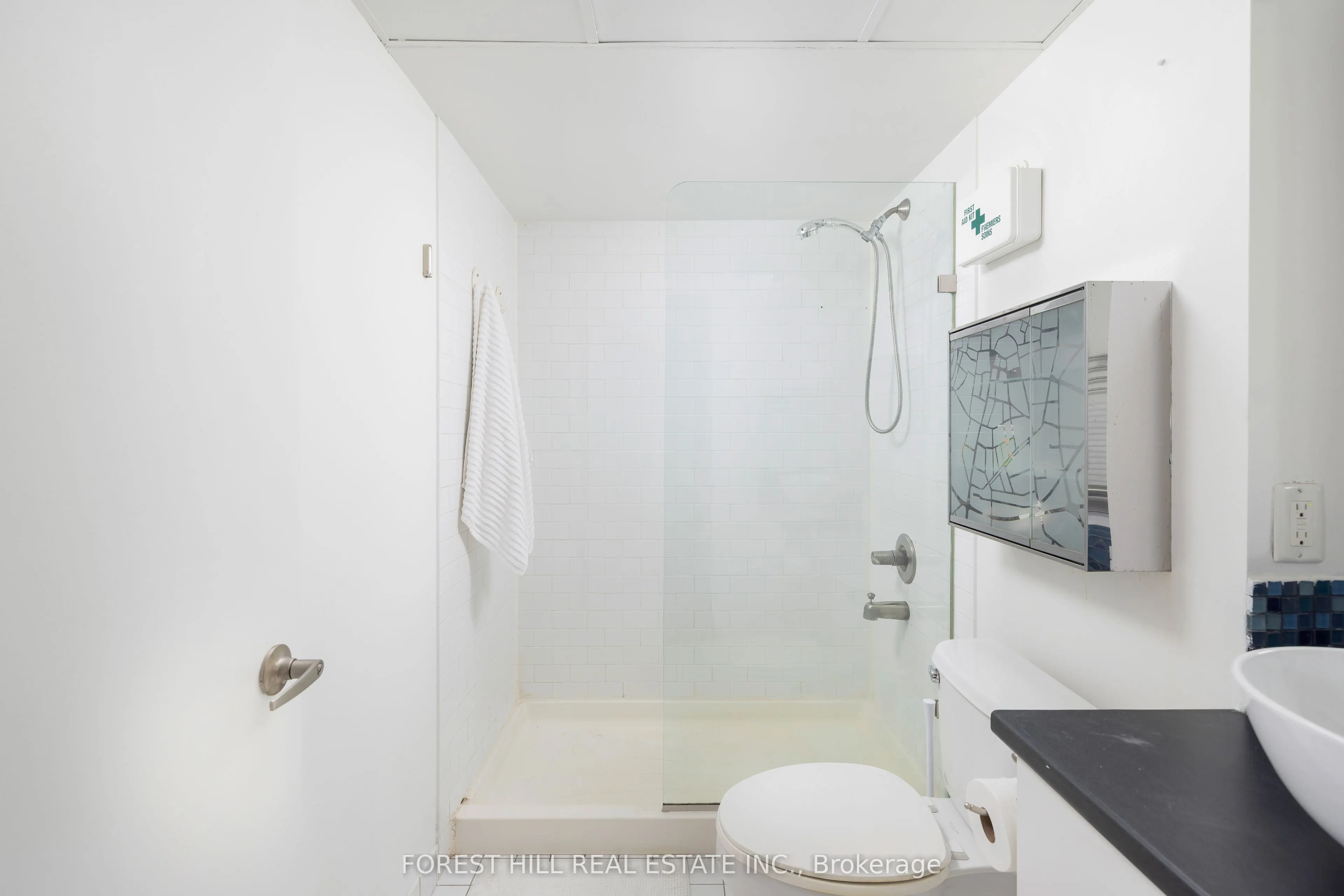 2154 Dundas Street W #105