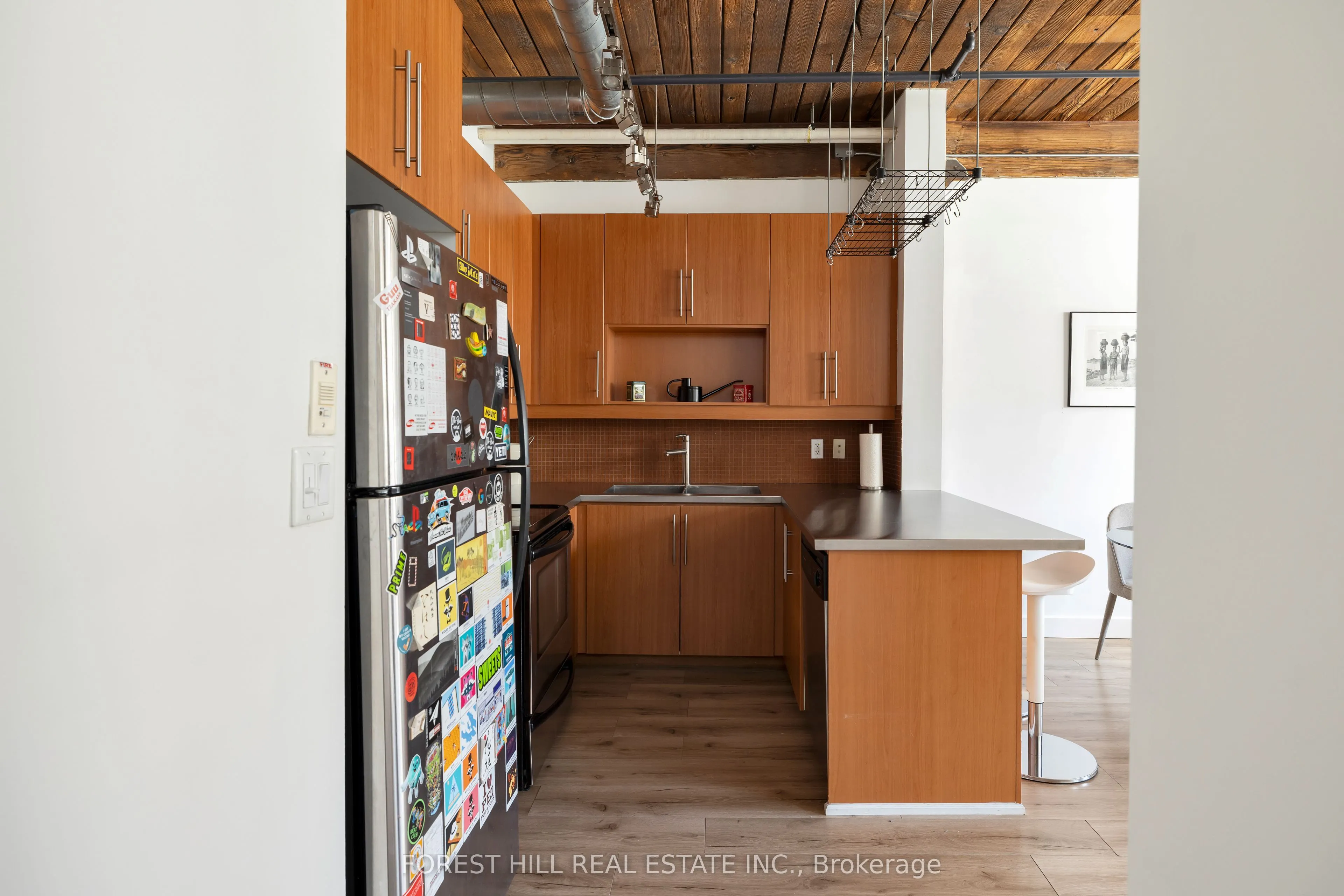 2154 Dundas Street W #105