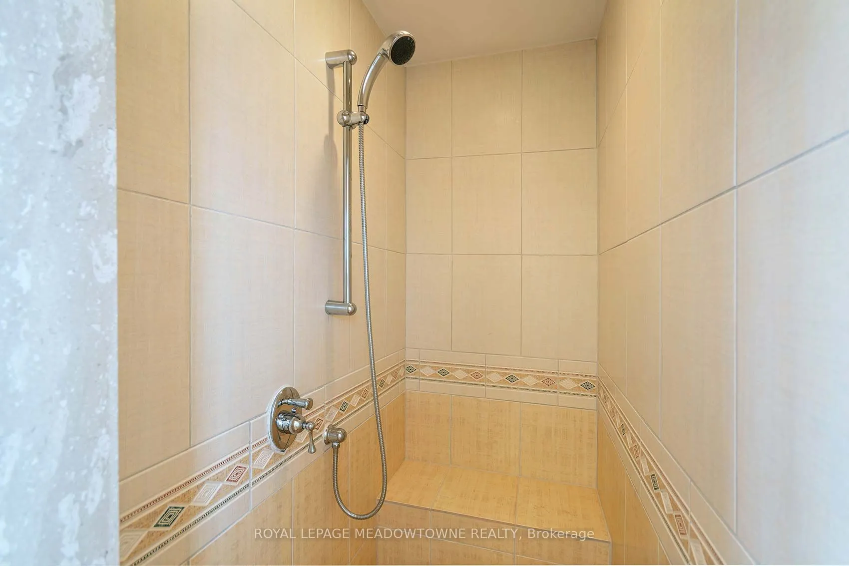 2529 Claymore Crescent