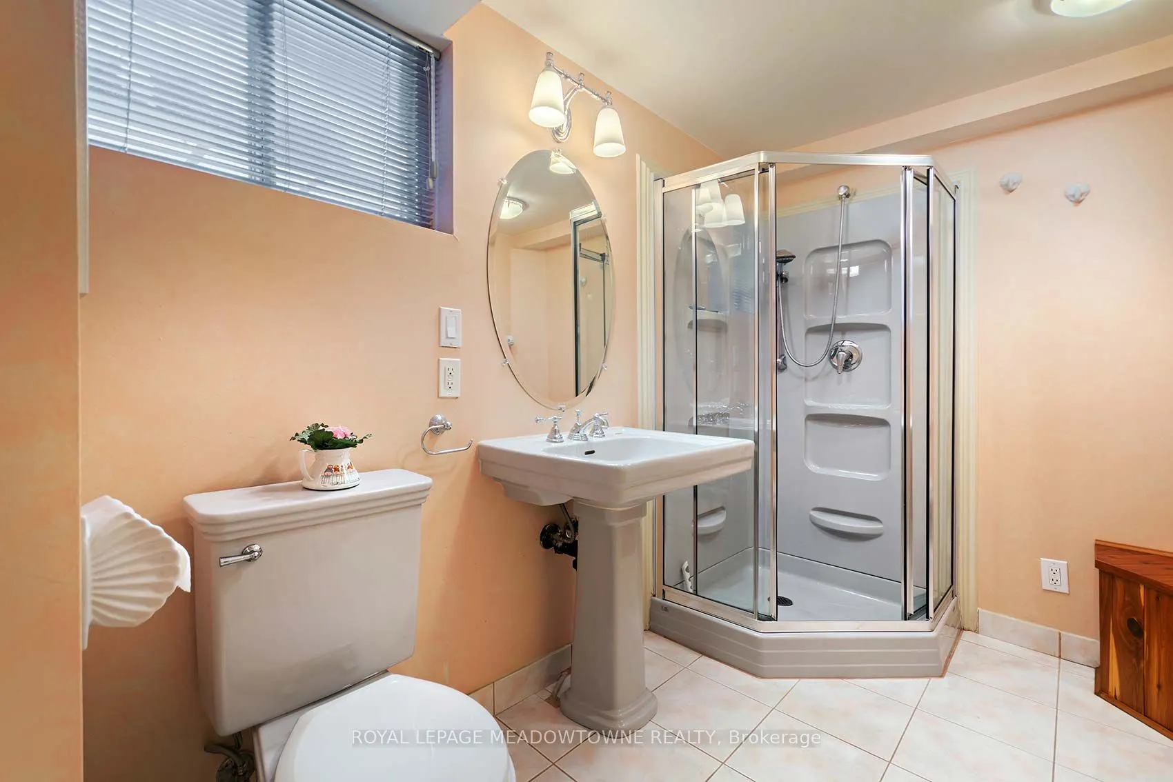 2529 Claymore Crescent