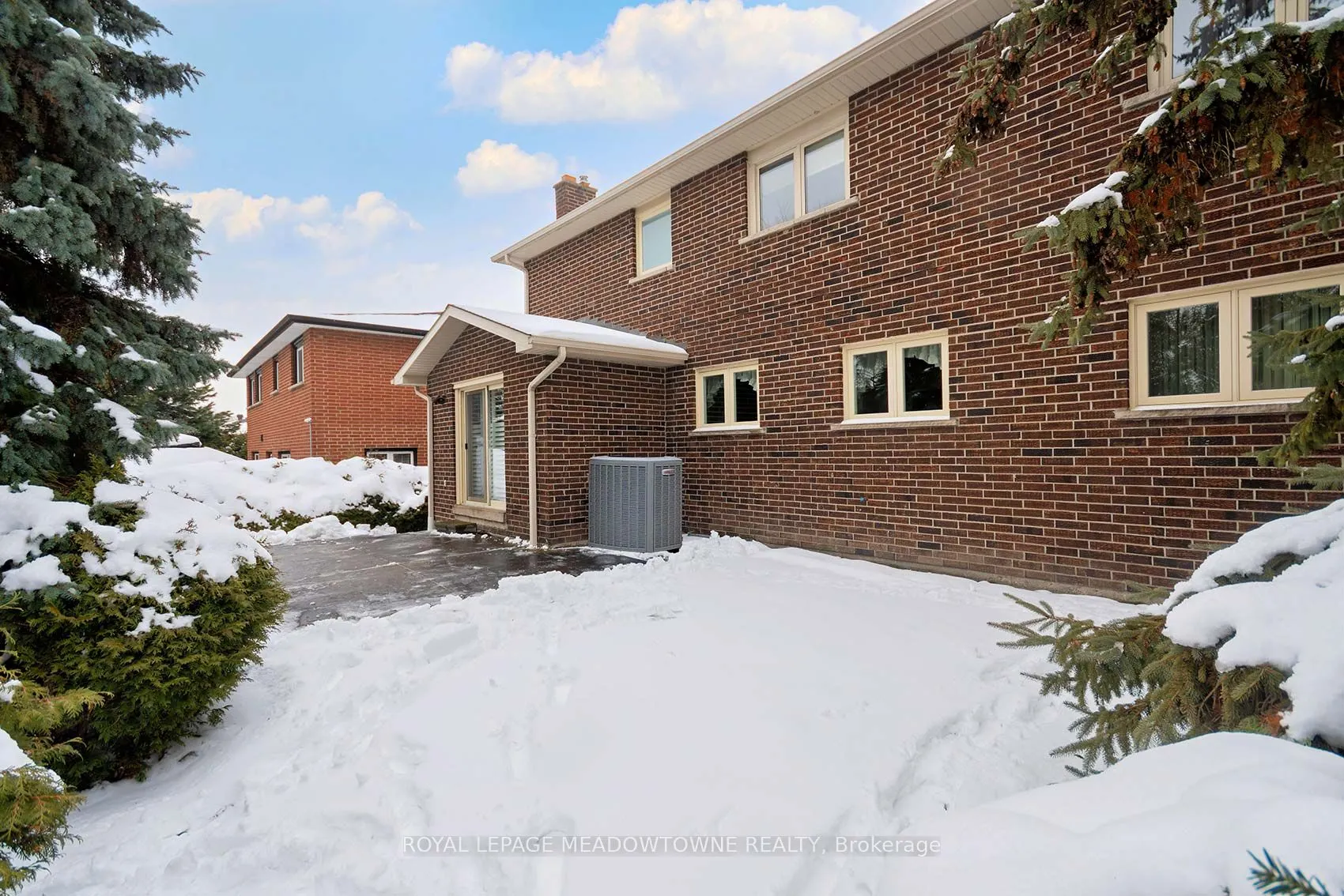 2529 Claymore Crescent