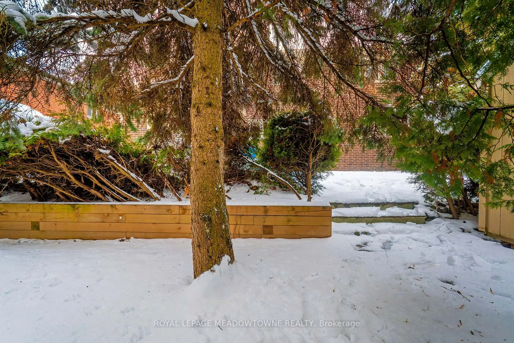2529 Claymore Crescent