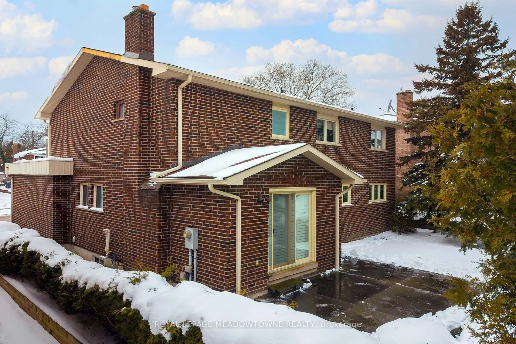 2529 Claymore Crescent