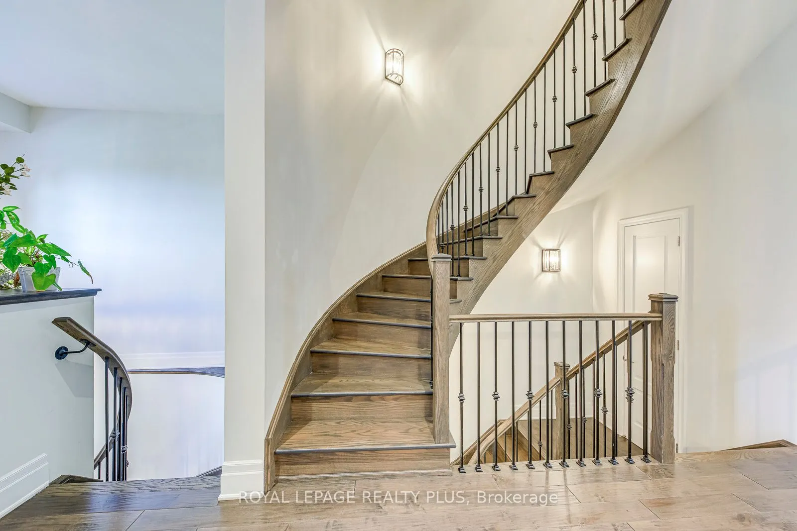 221 Hanover Street