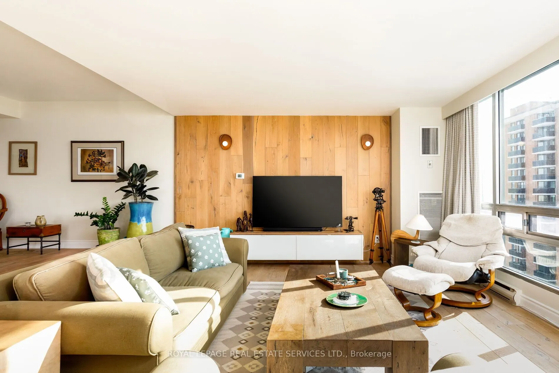 2180 Marine Drive #1401