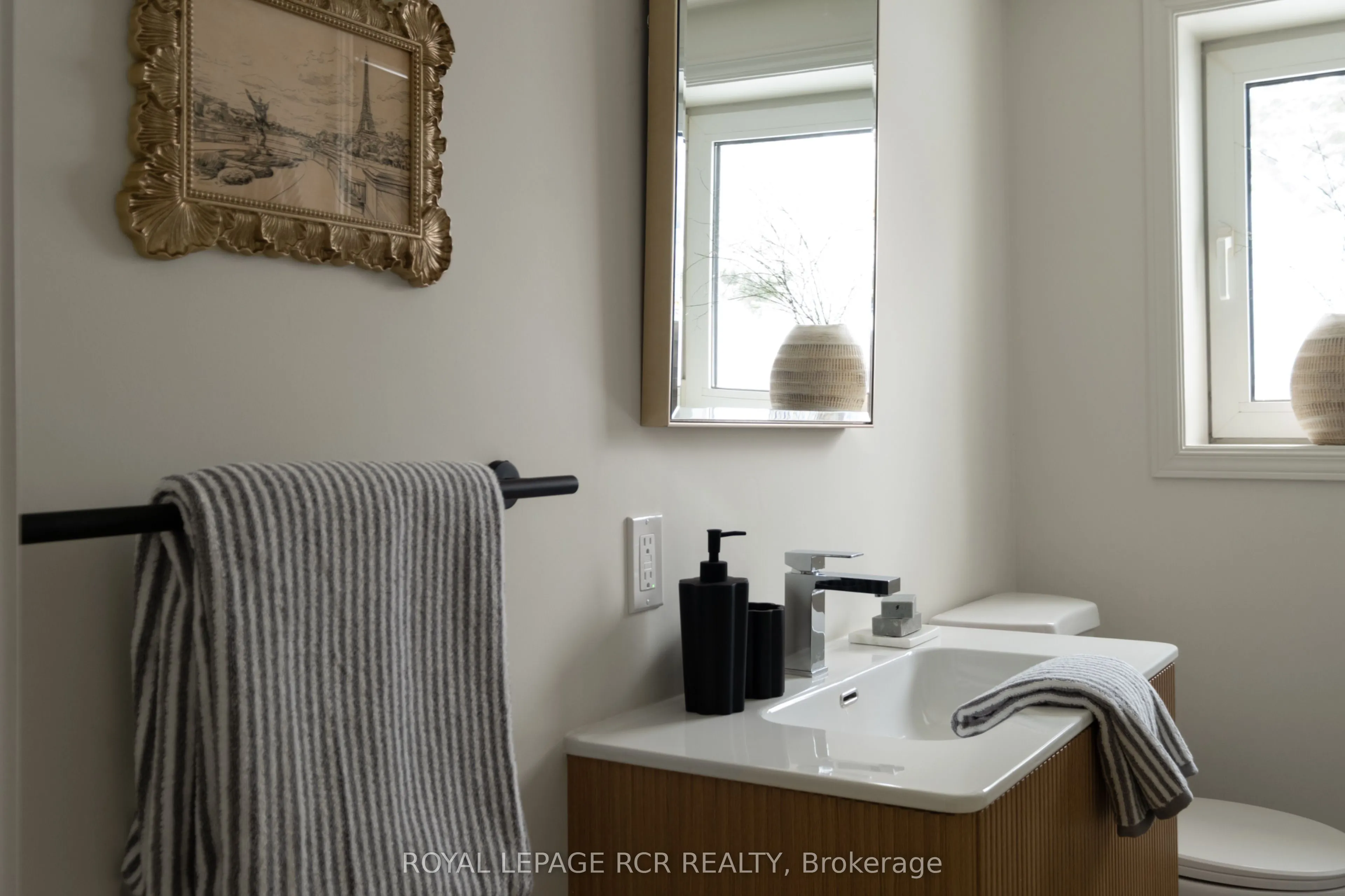 922 The Grange Side Road