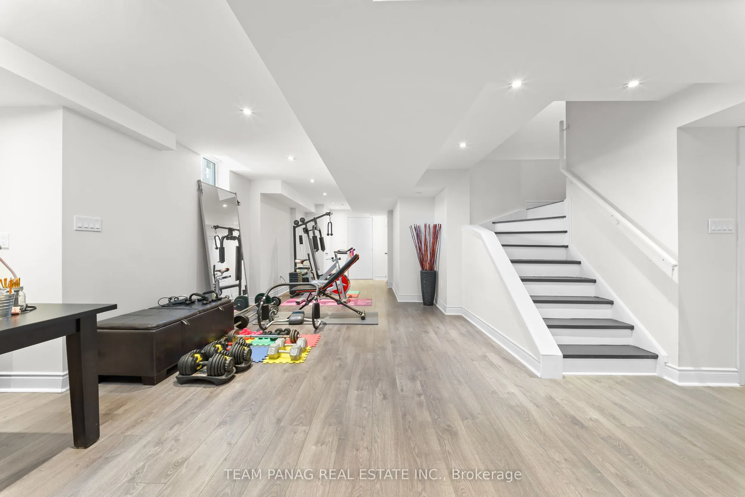 2 STONECROP Road