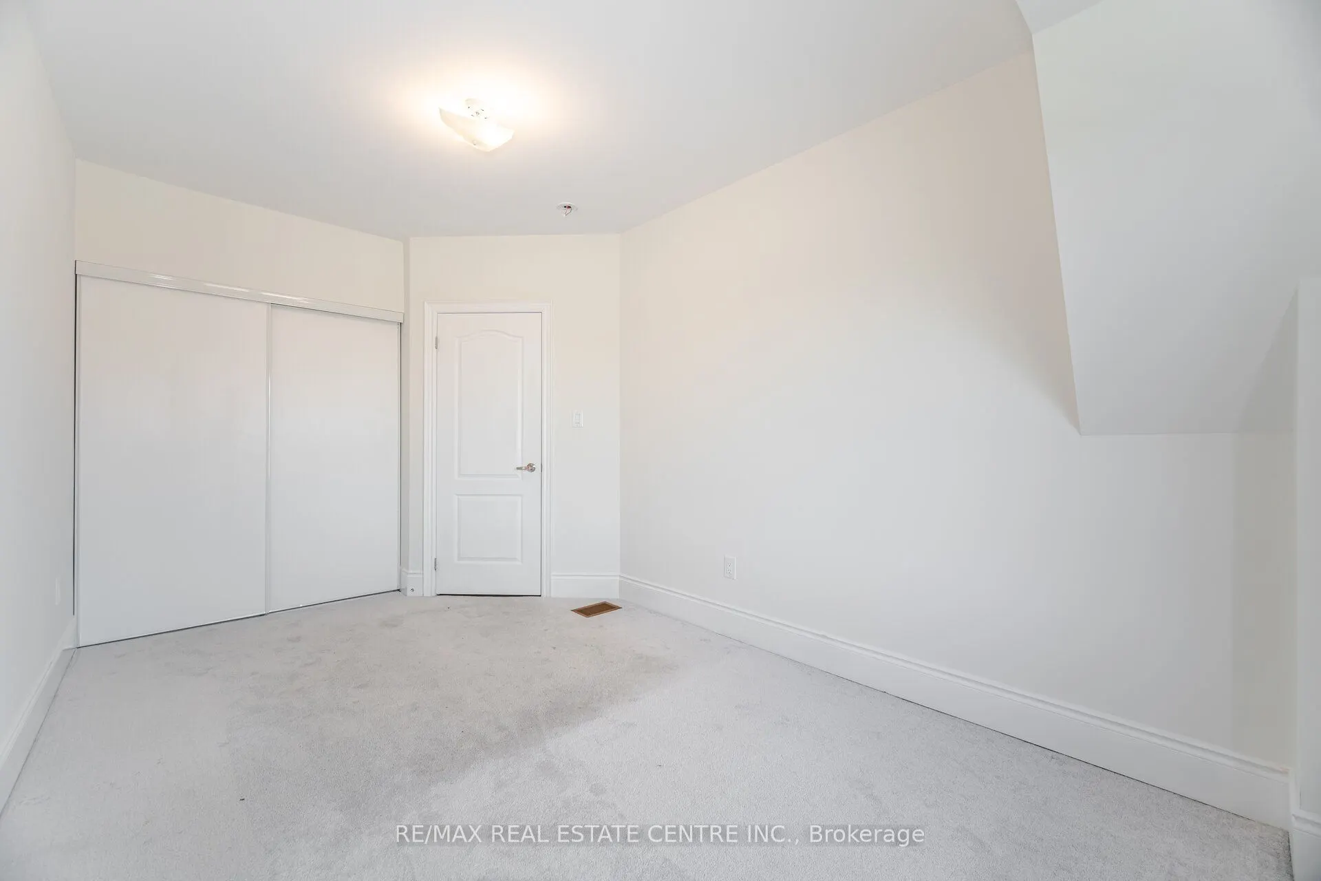 20 Foxsparrow Road