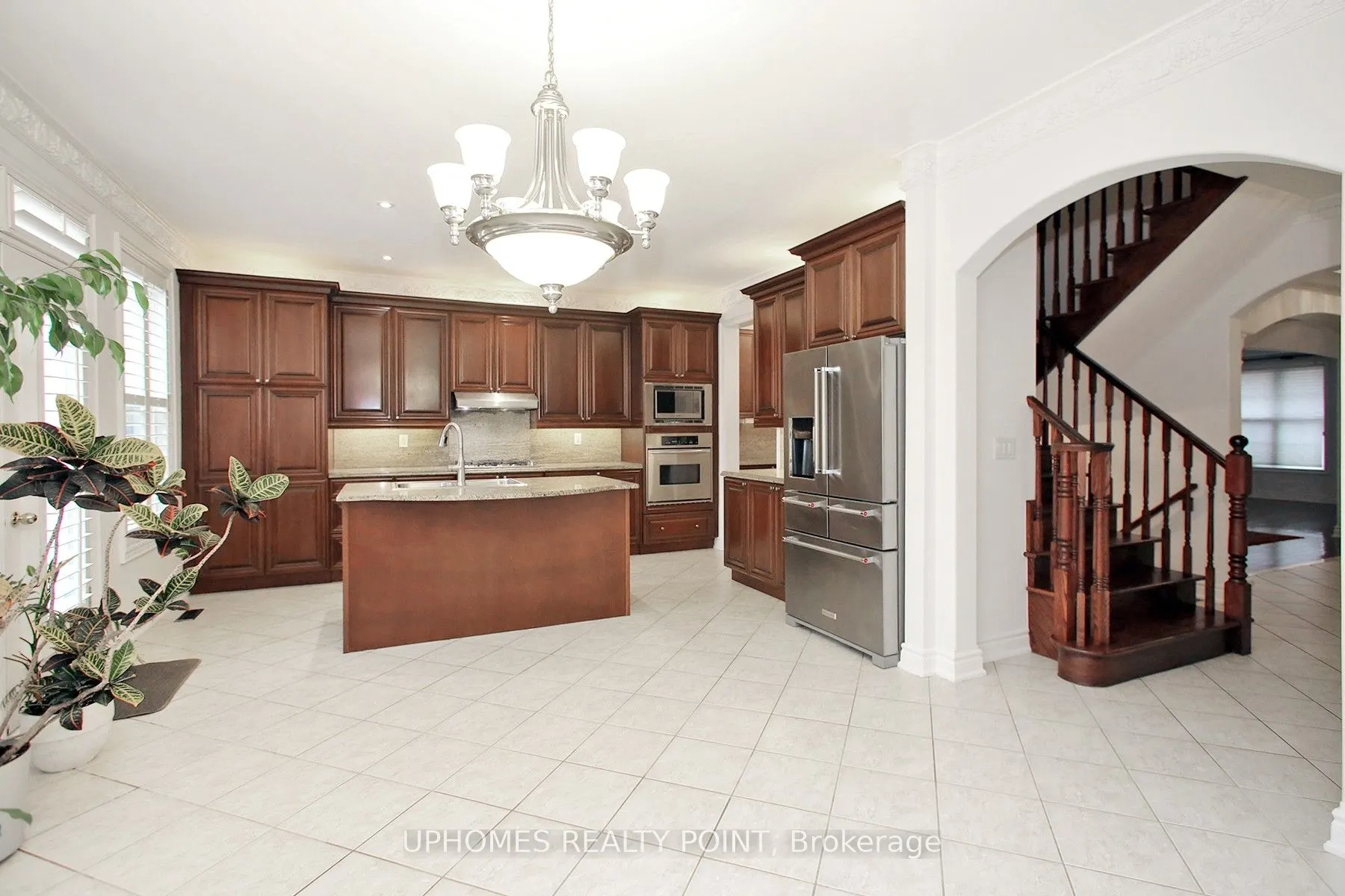 549 Renshaw Court
