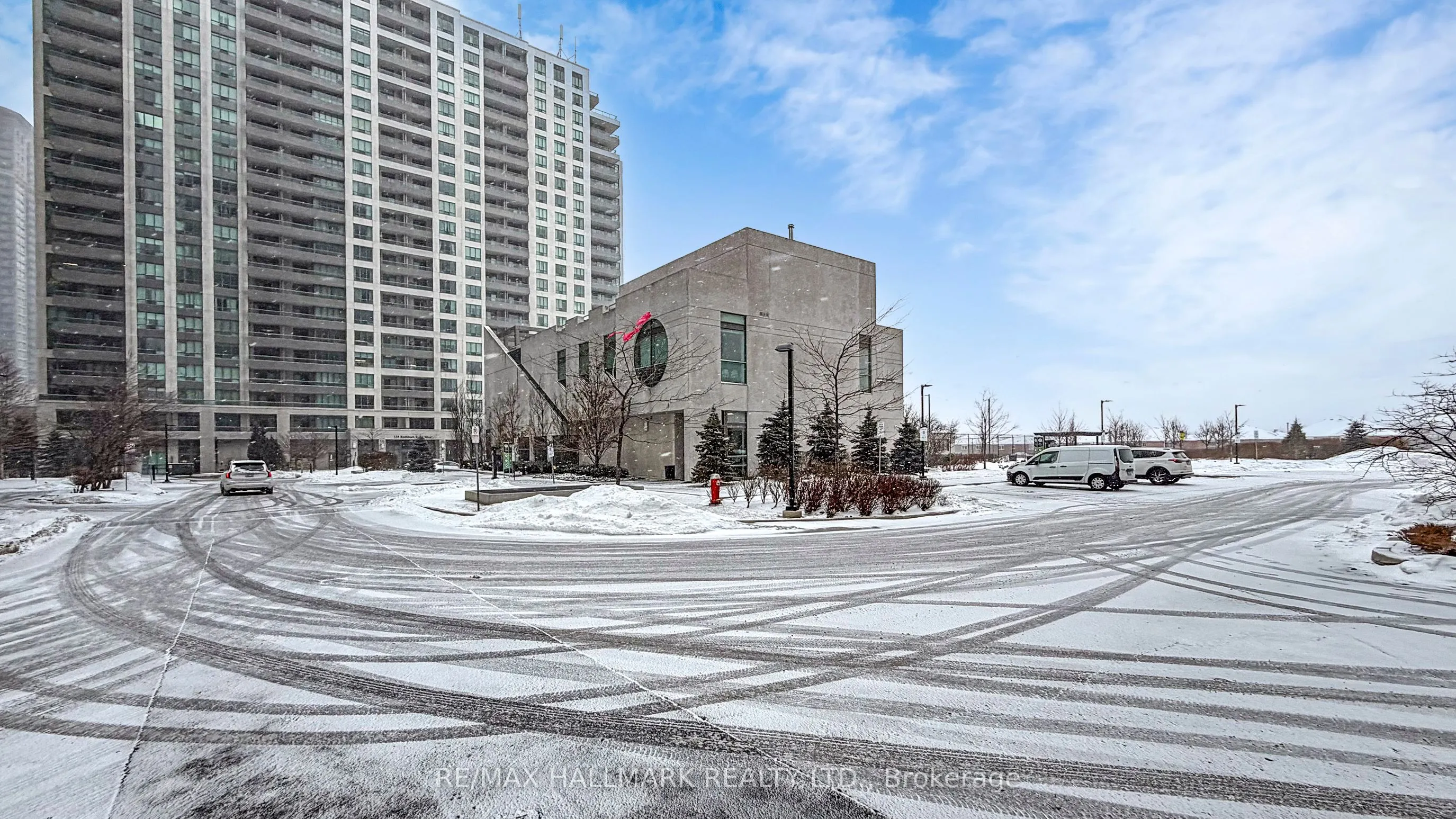 349 Rathburn Road W #910