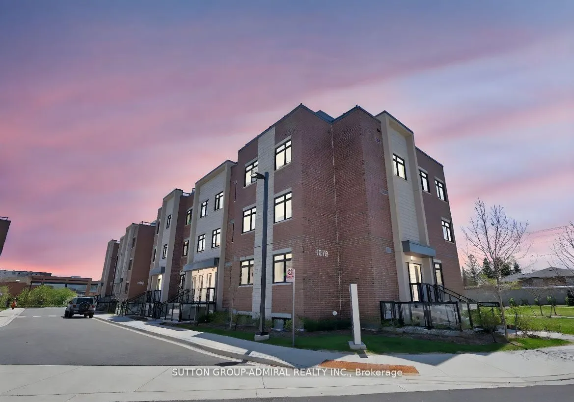 1062 Douglas Mccurdy Common #225