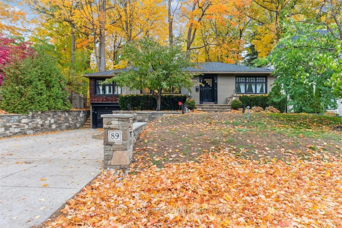 89 Holyrood Avenue