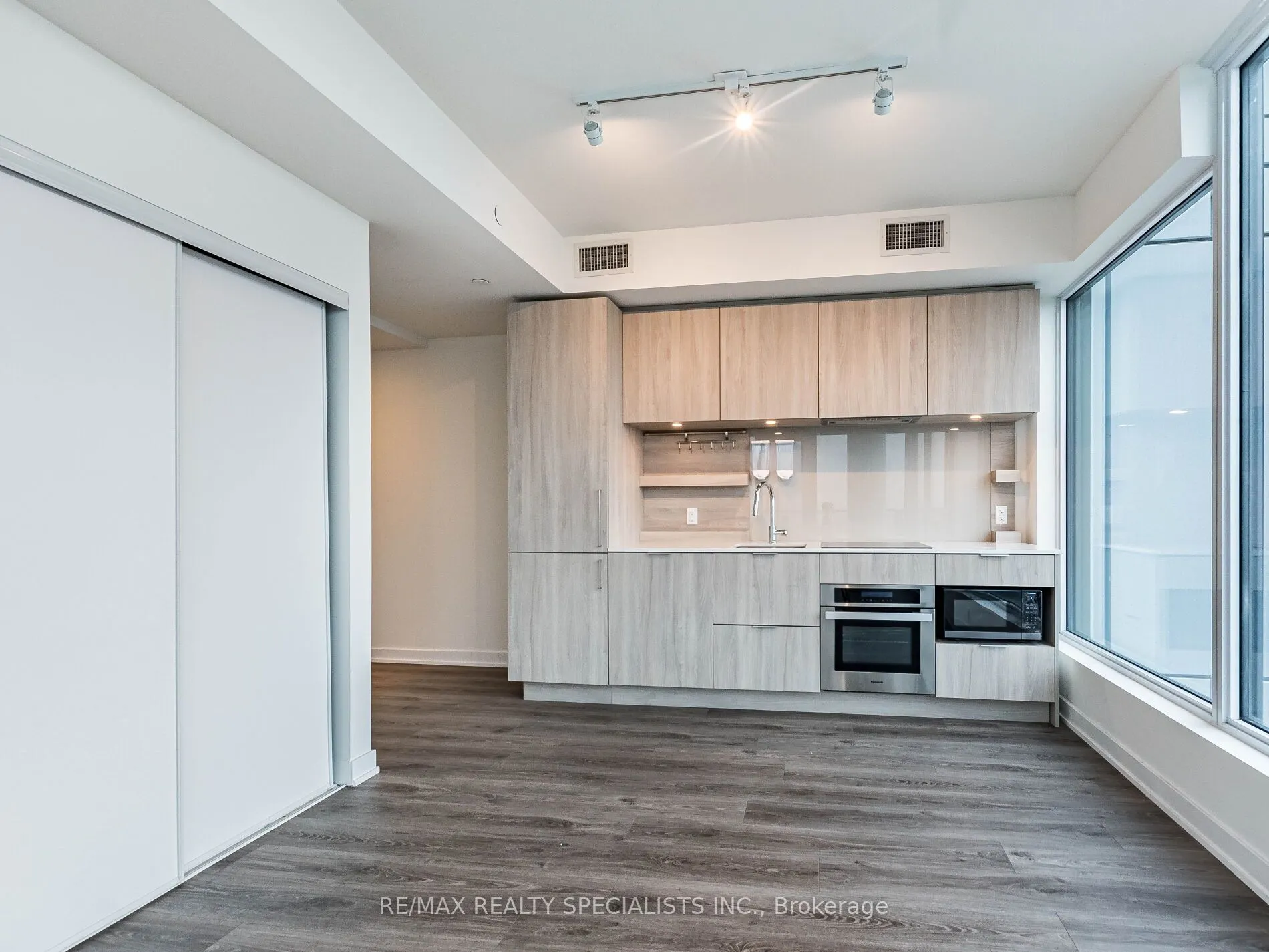 28 ANN Street #1315
