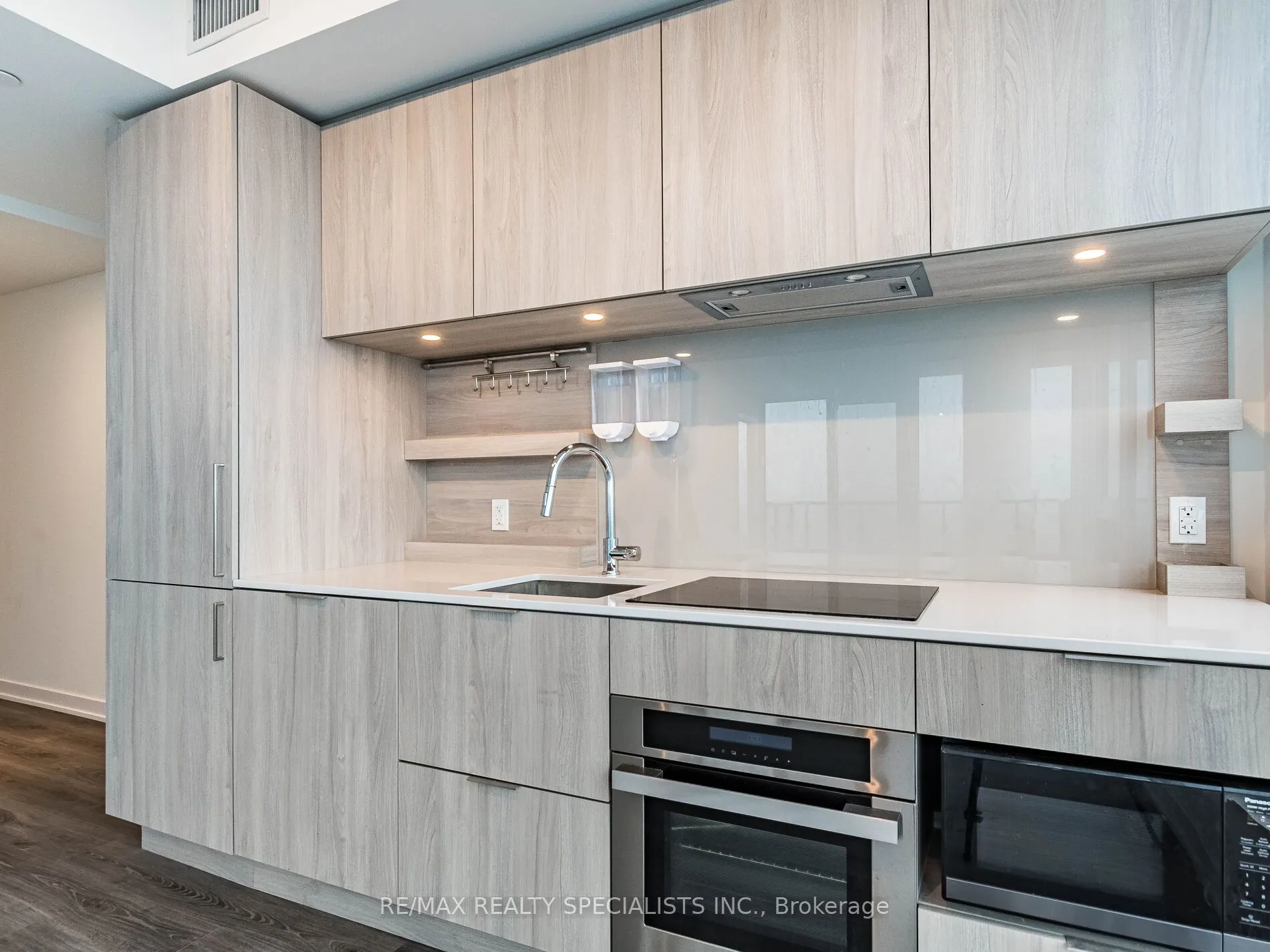 28 ANN Street #1315