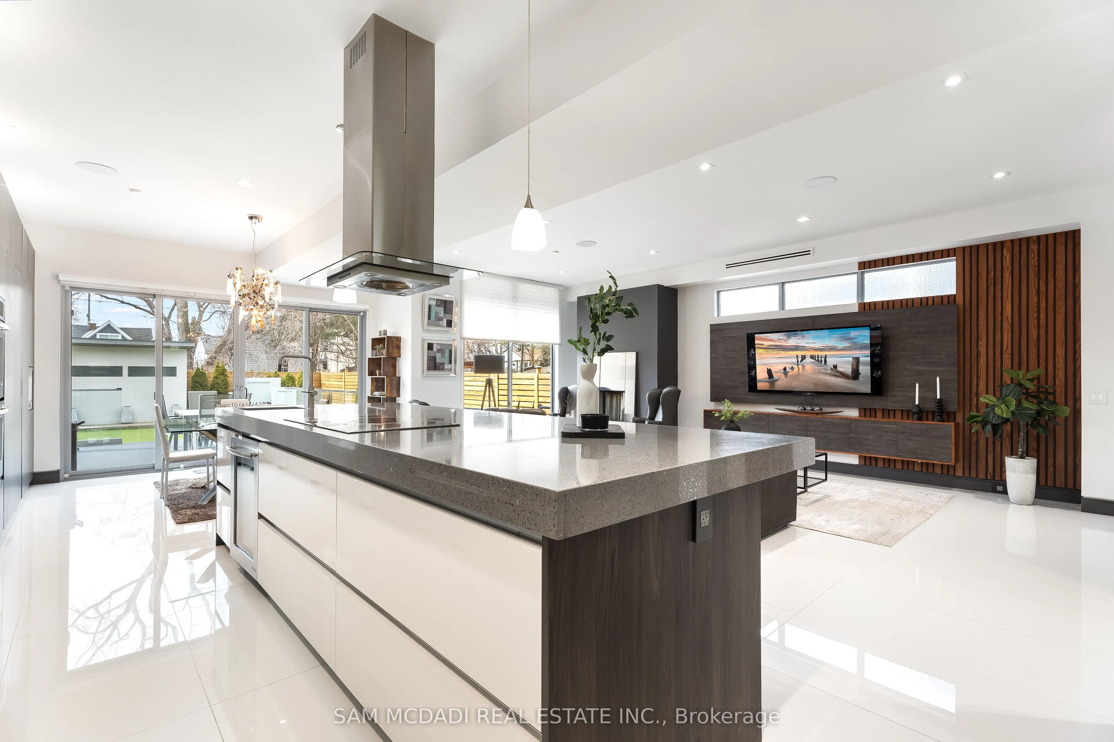 852 Goodwin Road