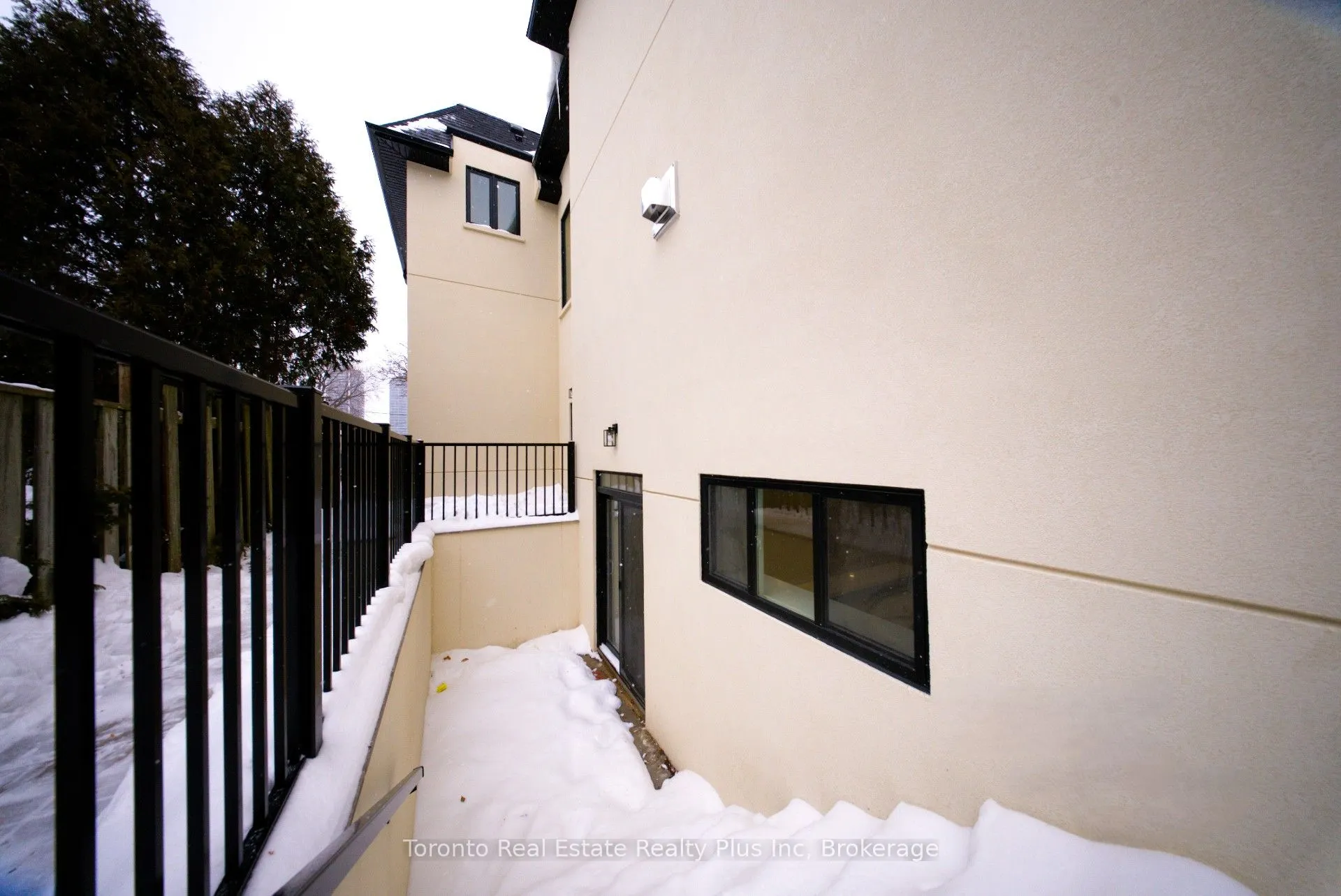 25 Cronin Drive