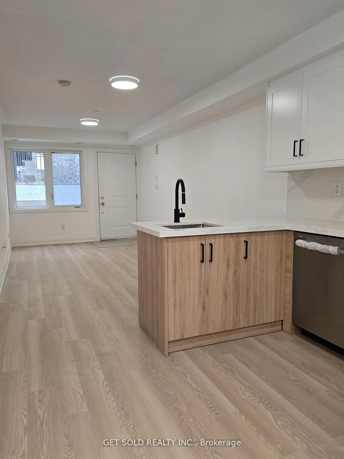 8 Drummond Street #421