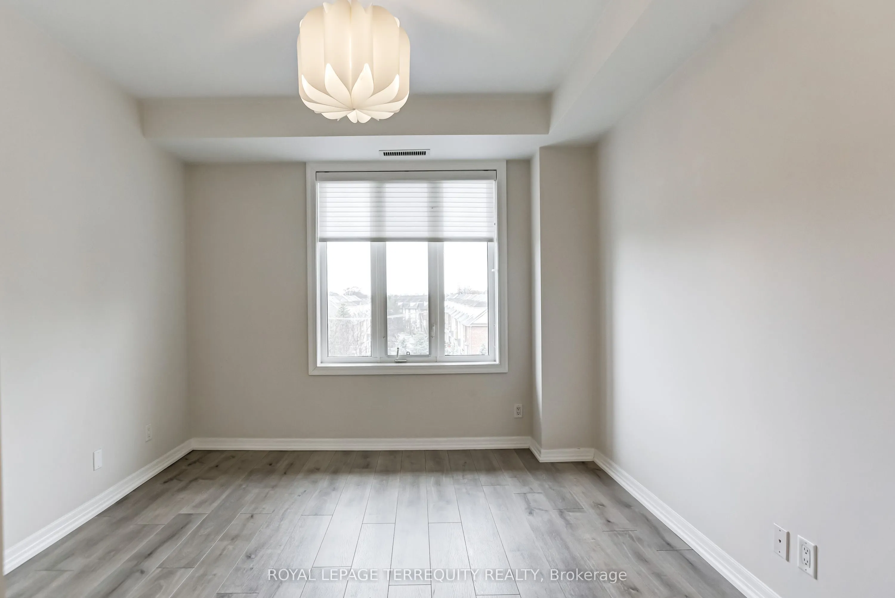 245 Dalesford Road #422