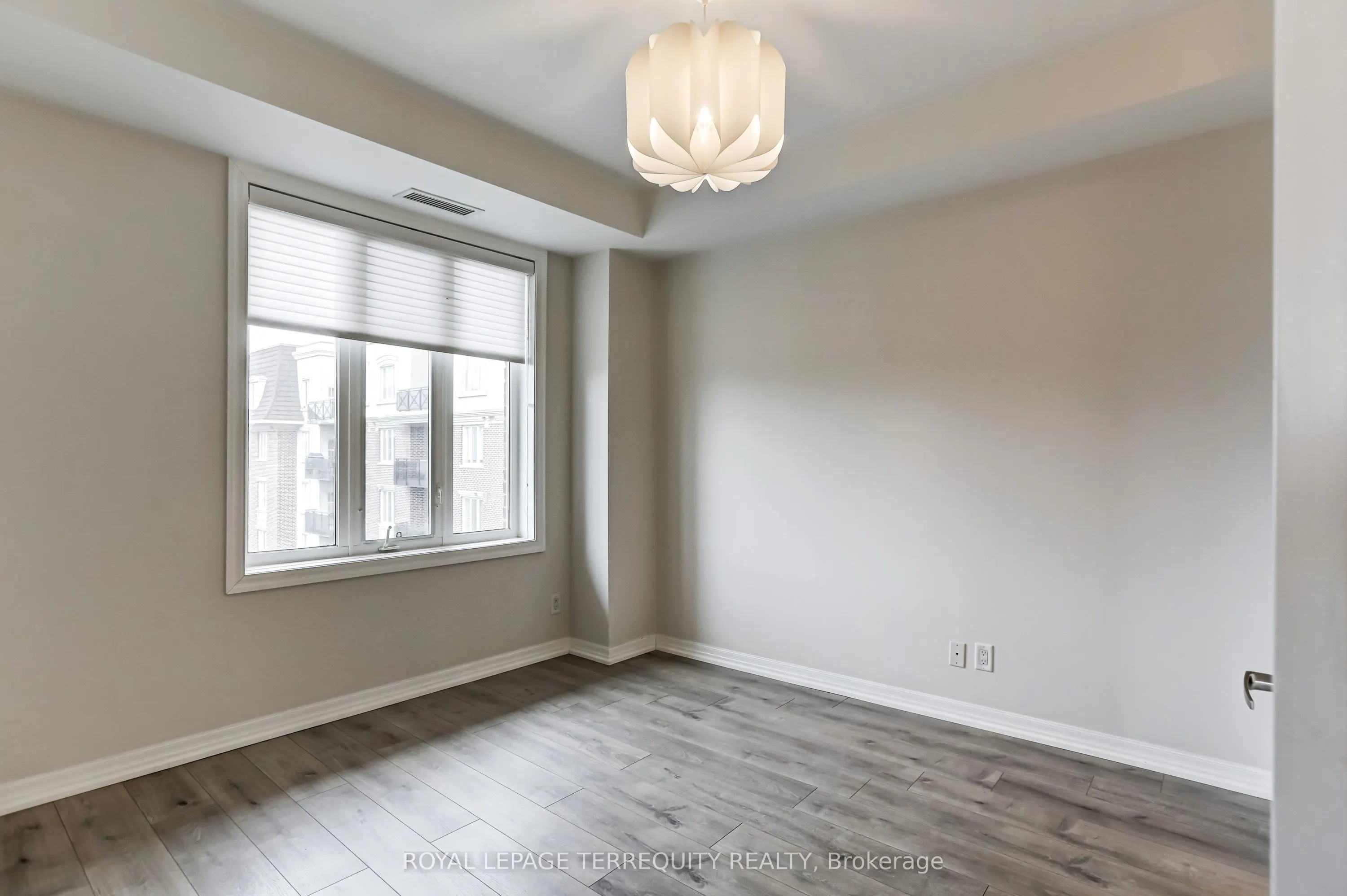 245 Dalesford Road #422