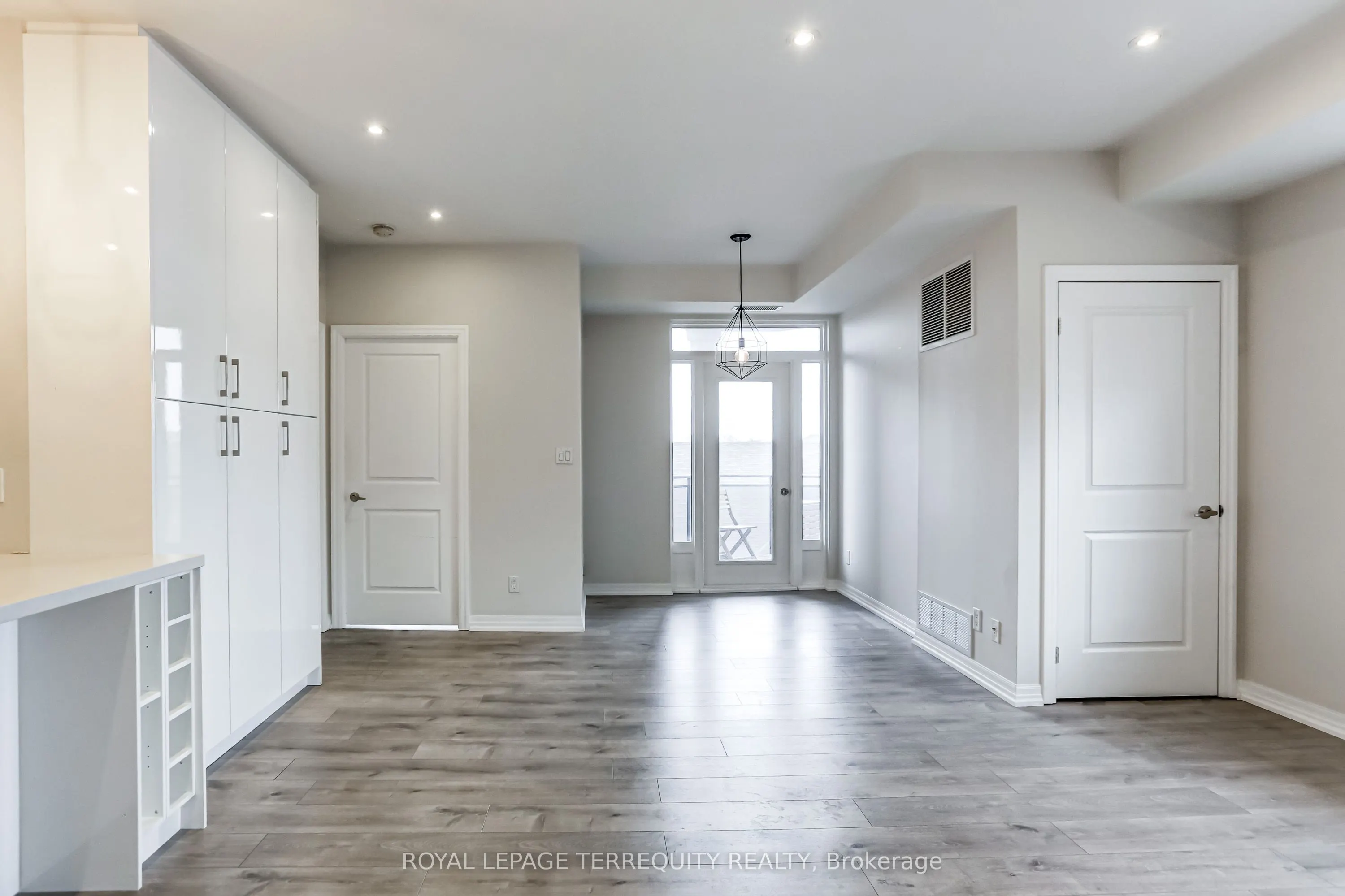 245 Dalesford Road #422