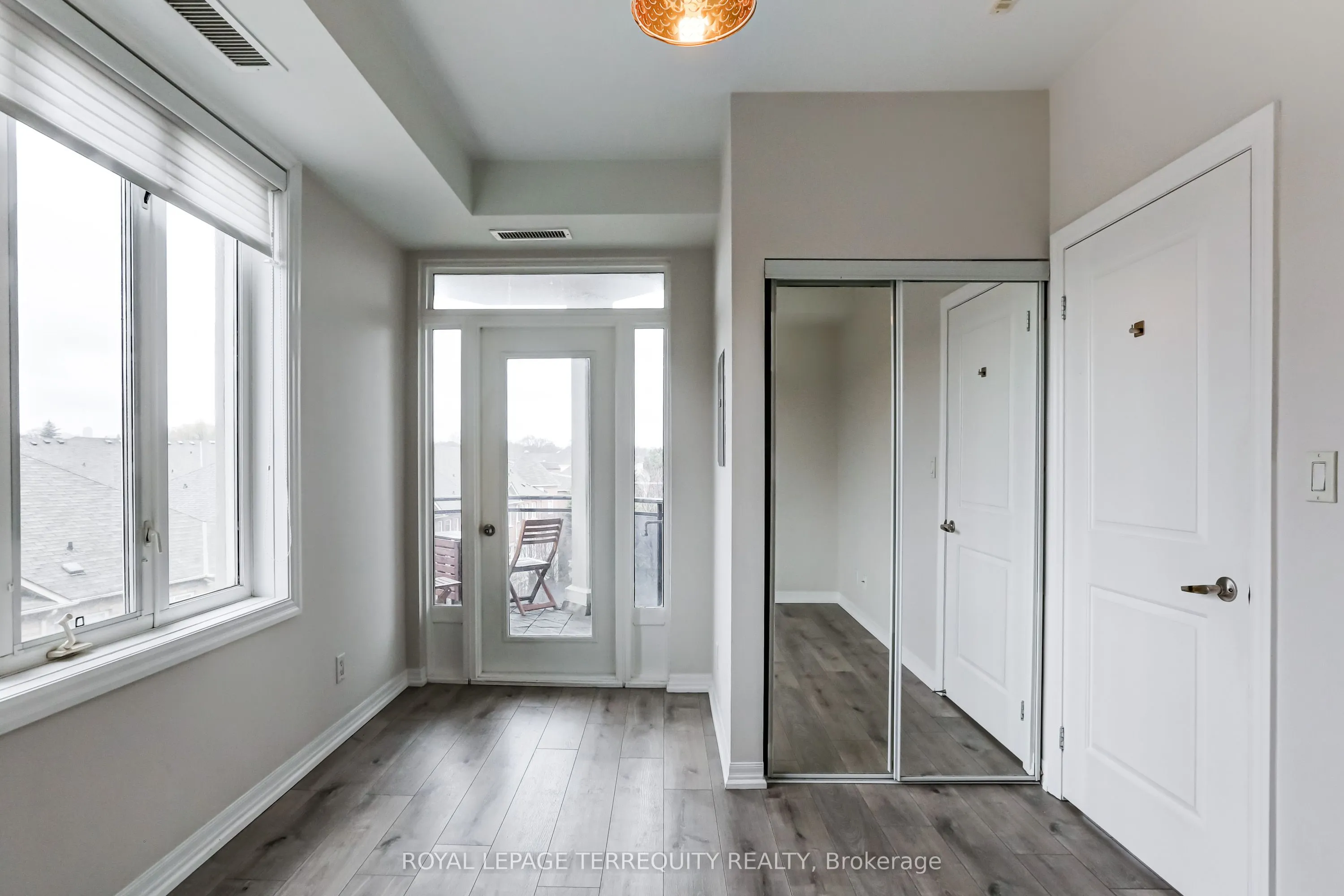 245 Dalesford Road #422