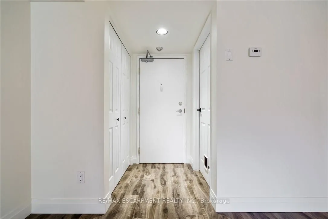 3499 UPPER MIDDLE Road #211