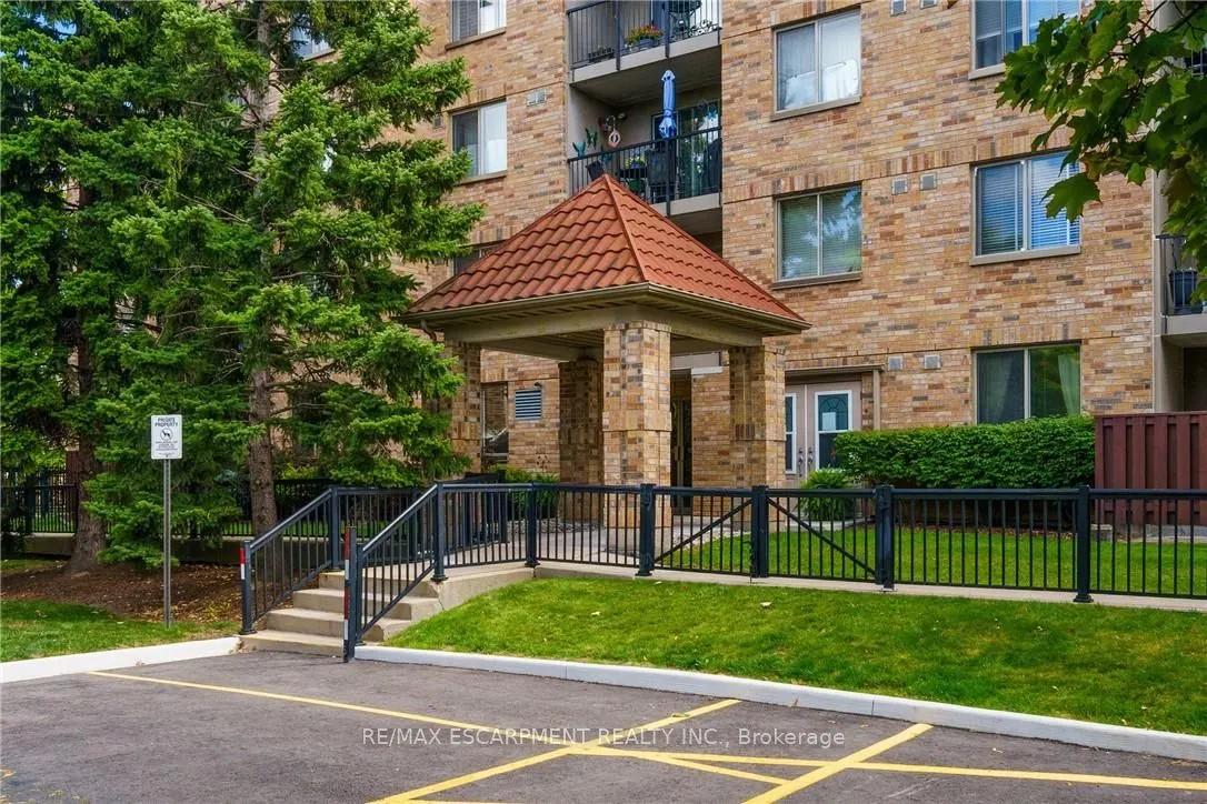 3499 UPPER MIDDLE Road #211