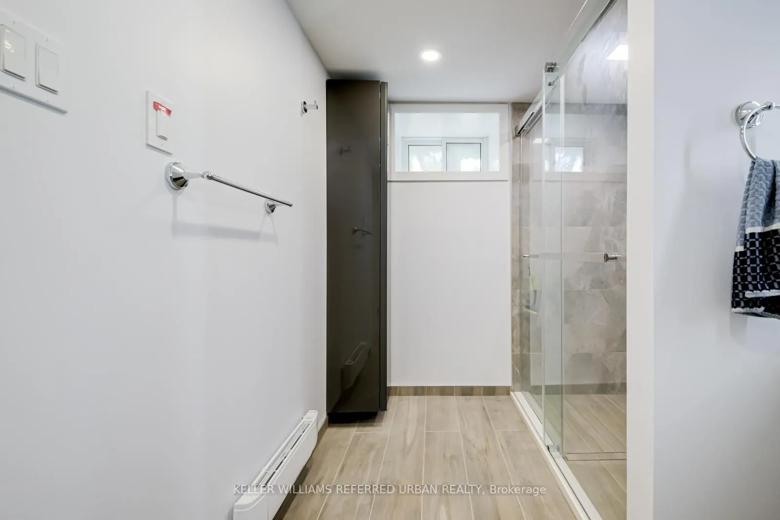 2556 Lake Shore Boulevard W #Lower