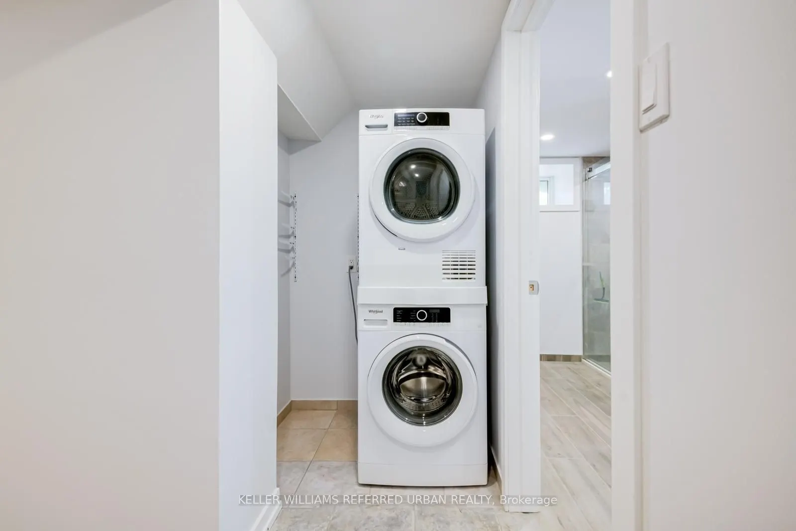 2556 Lake Shore Boulevard W #Lower