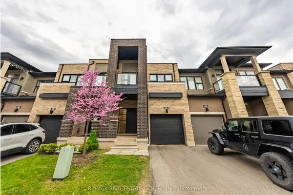 391 Athabasca Common