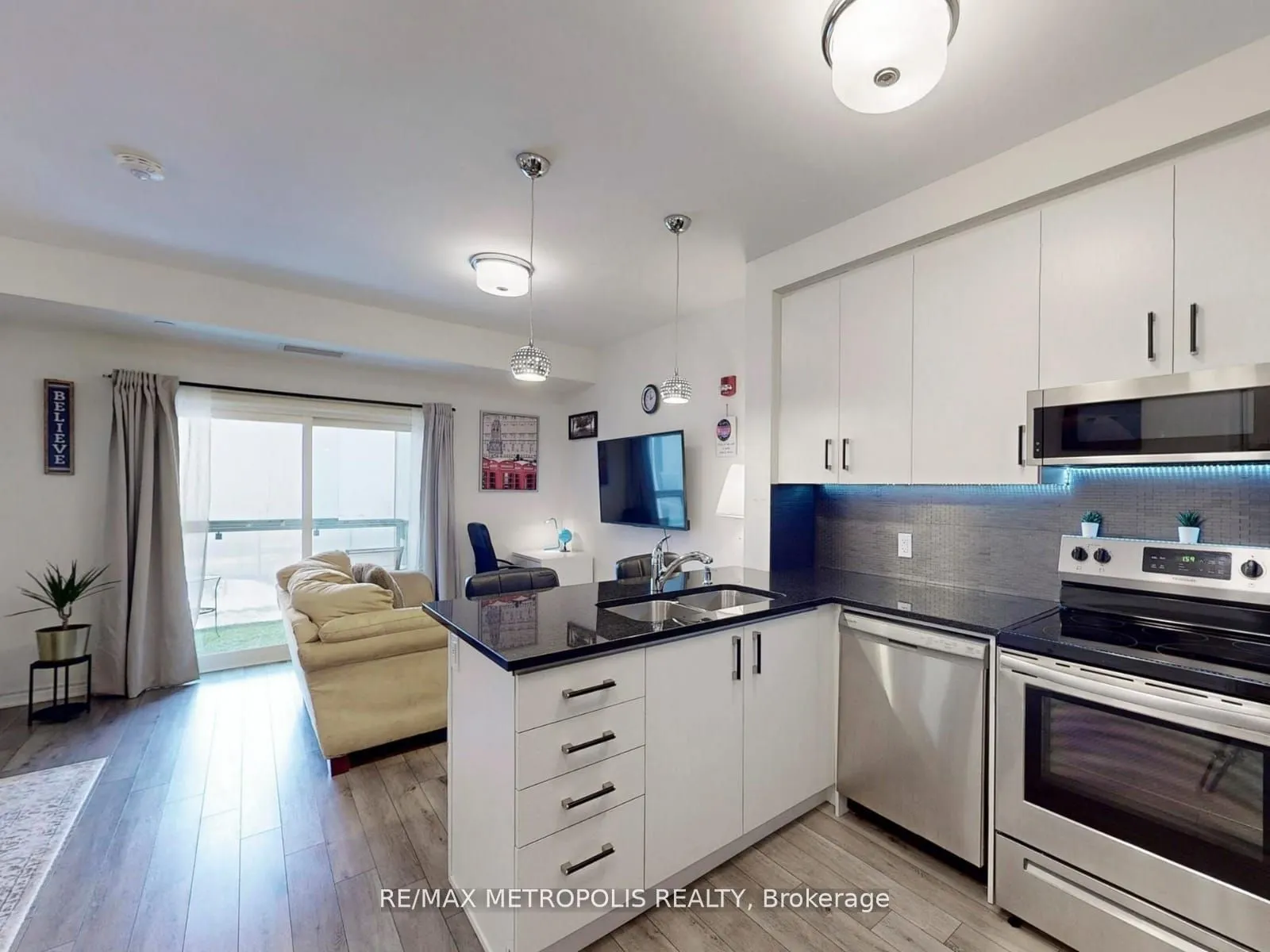200 Lagerfeld Drive #401