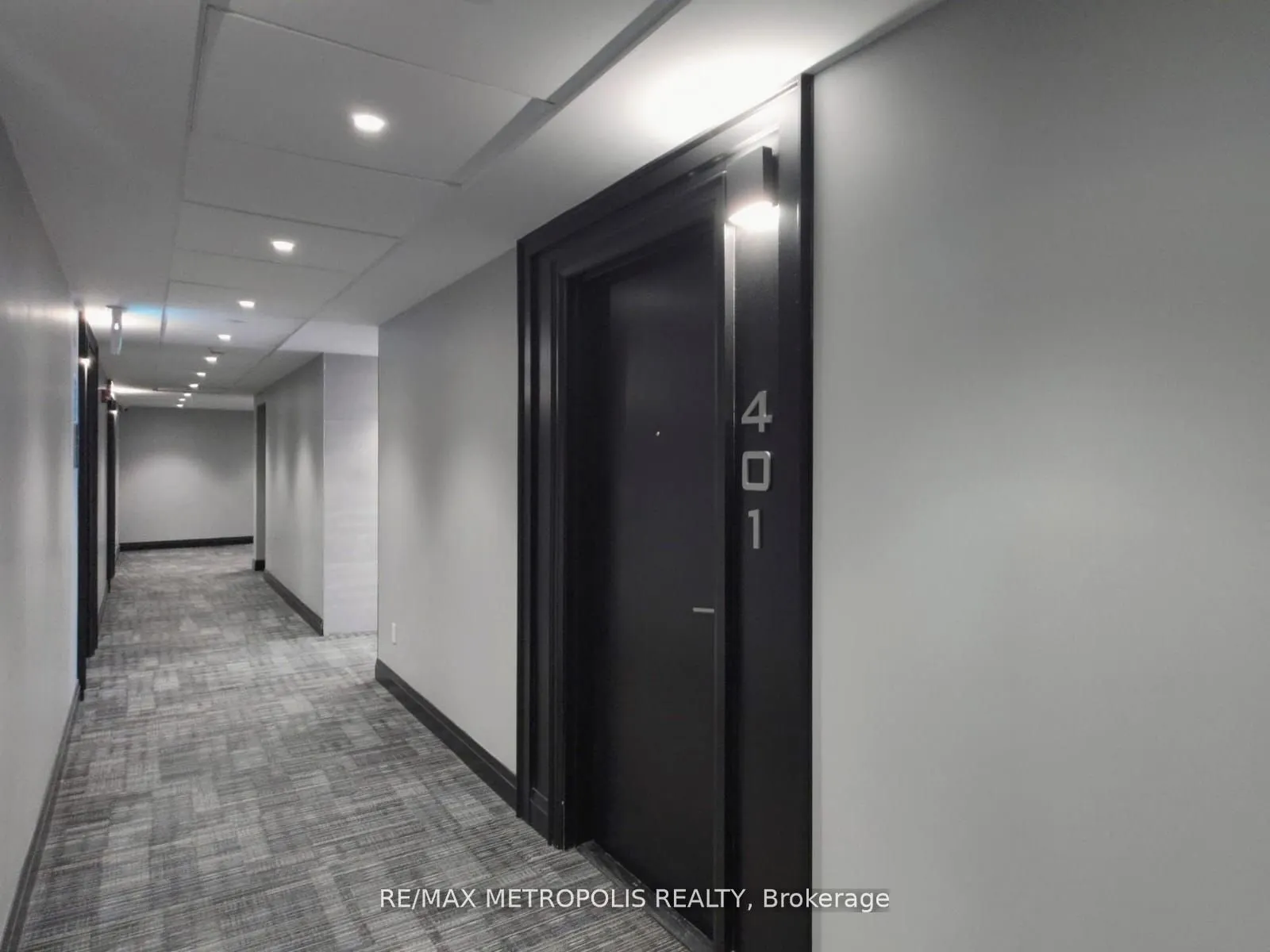200 Lagerfeld Drive #401