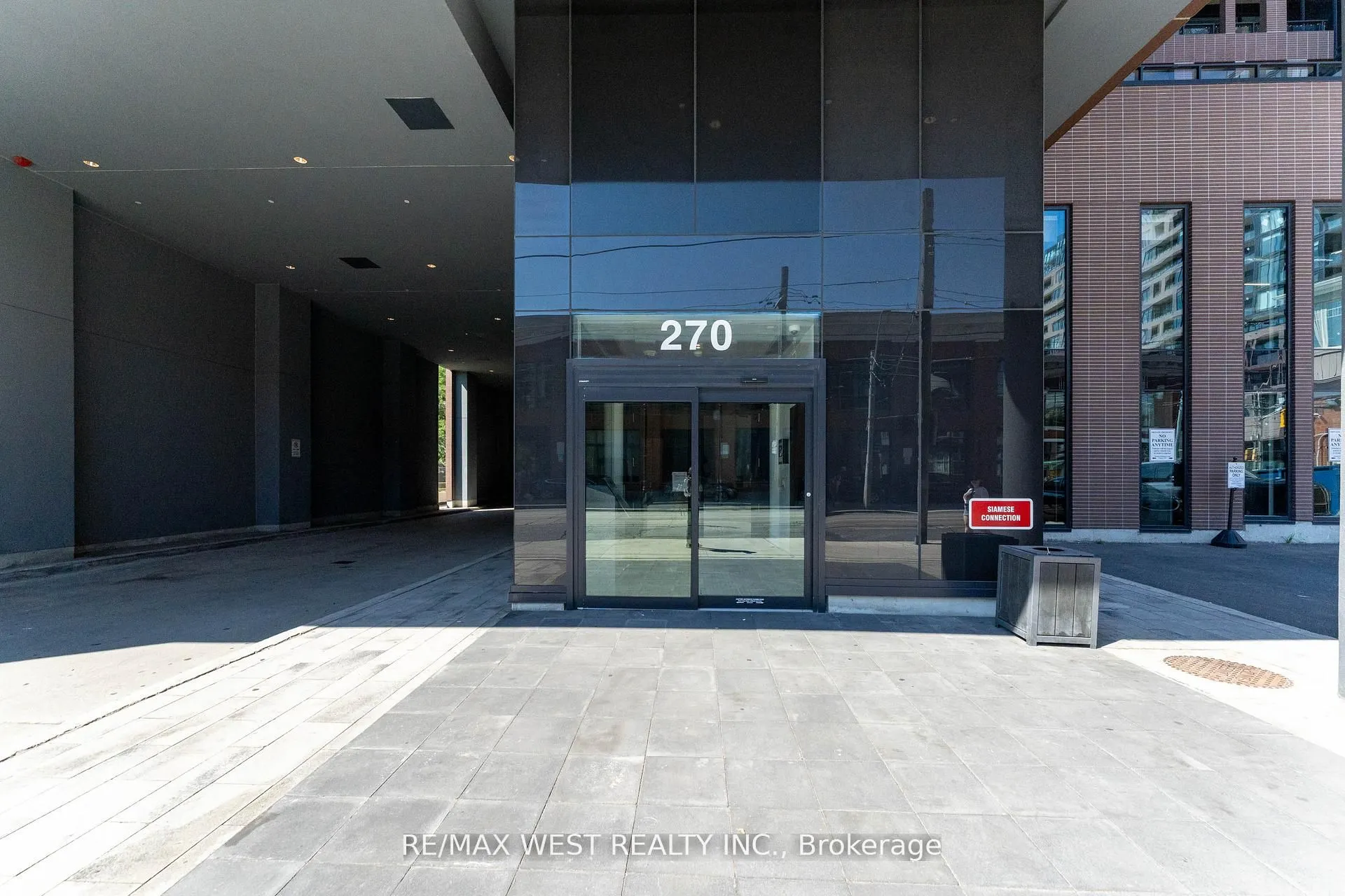 270 Dufferin Street W #1207