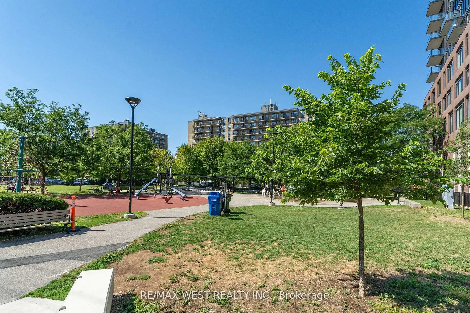 270 Dufferin Street W #1207