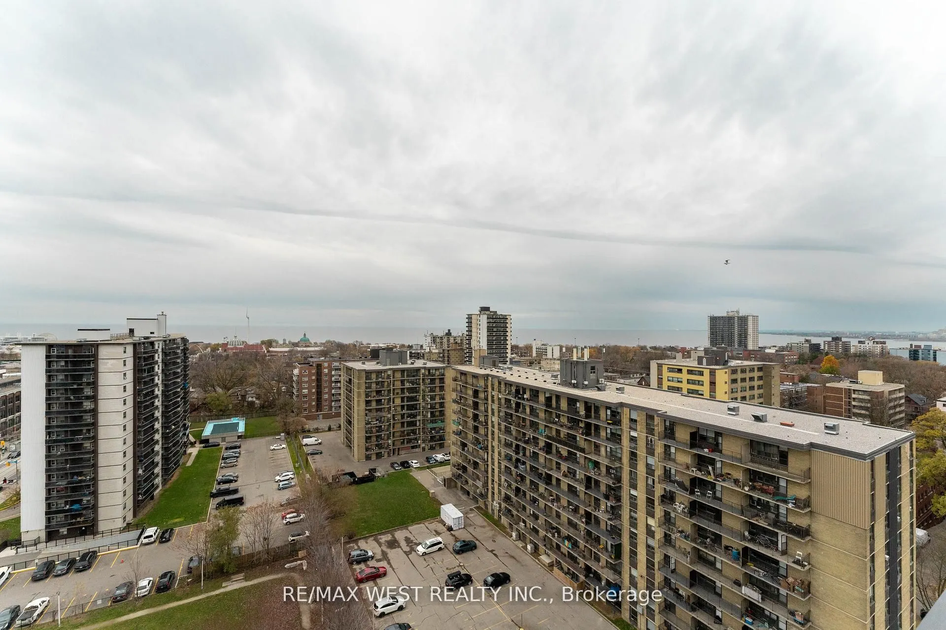 270 Dufferin Street W #1207
