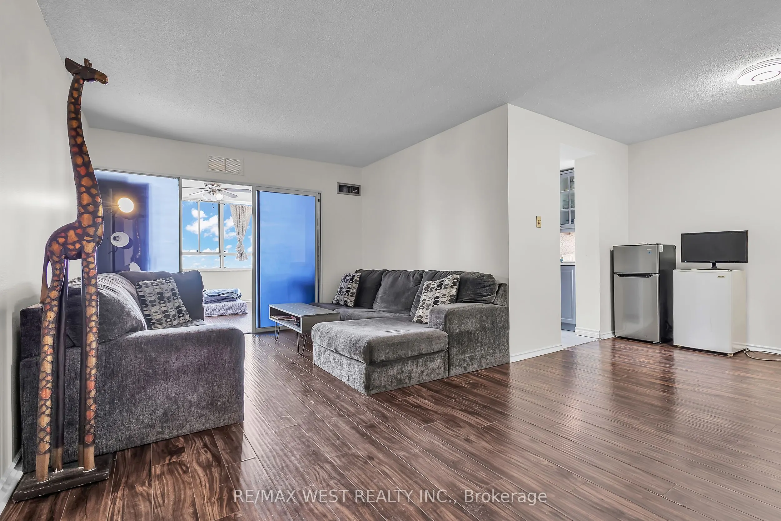100 County Court Boulevard #1107