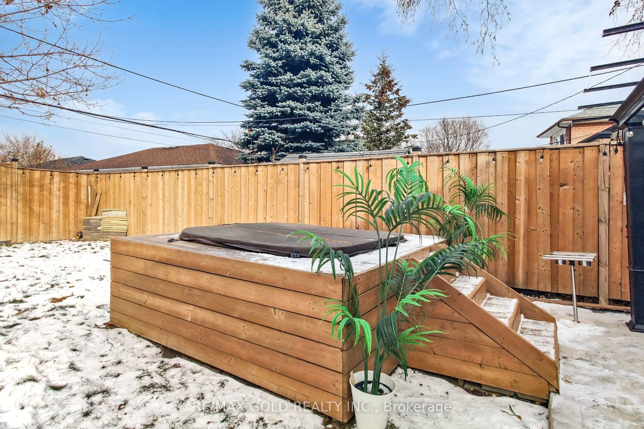 189 Kingsview Boulevard