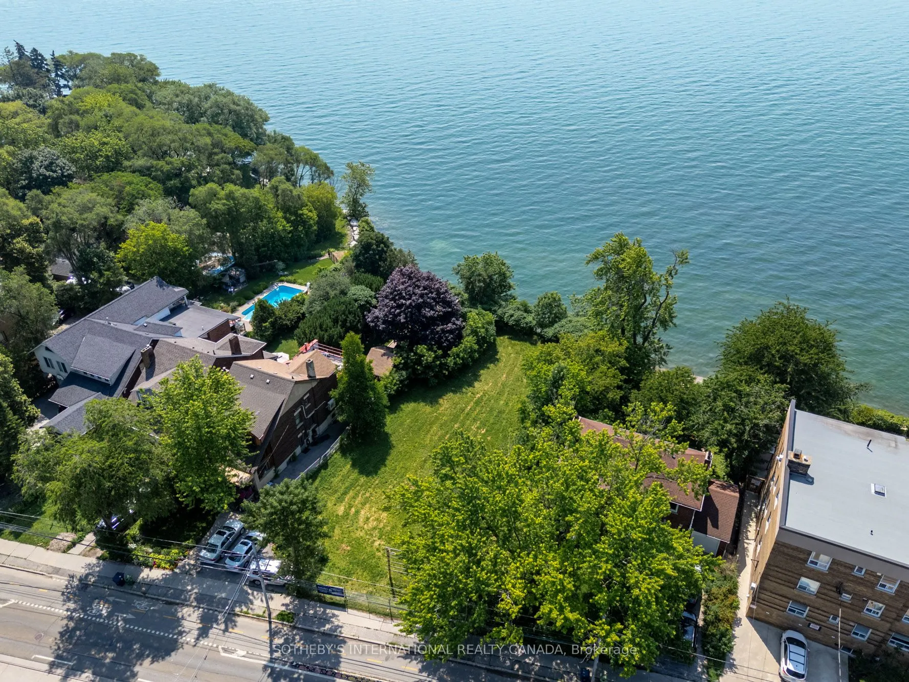 2685 Lake Shore Boulevard W