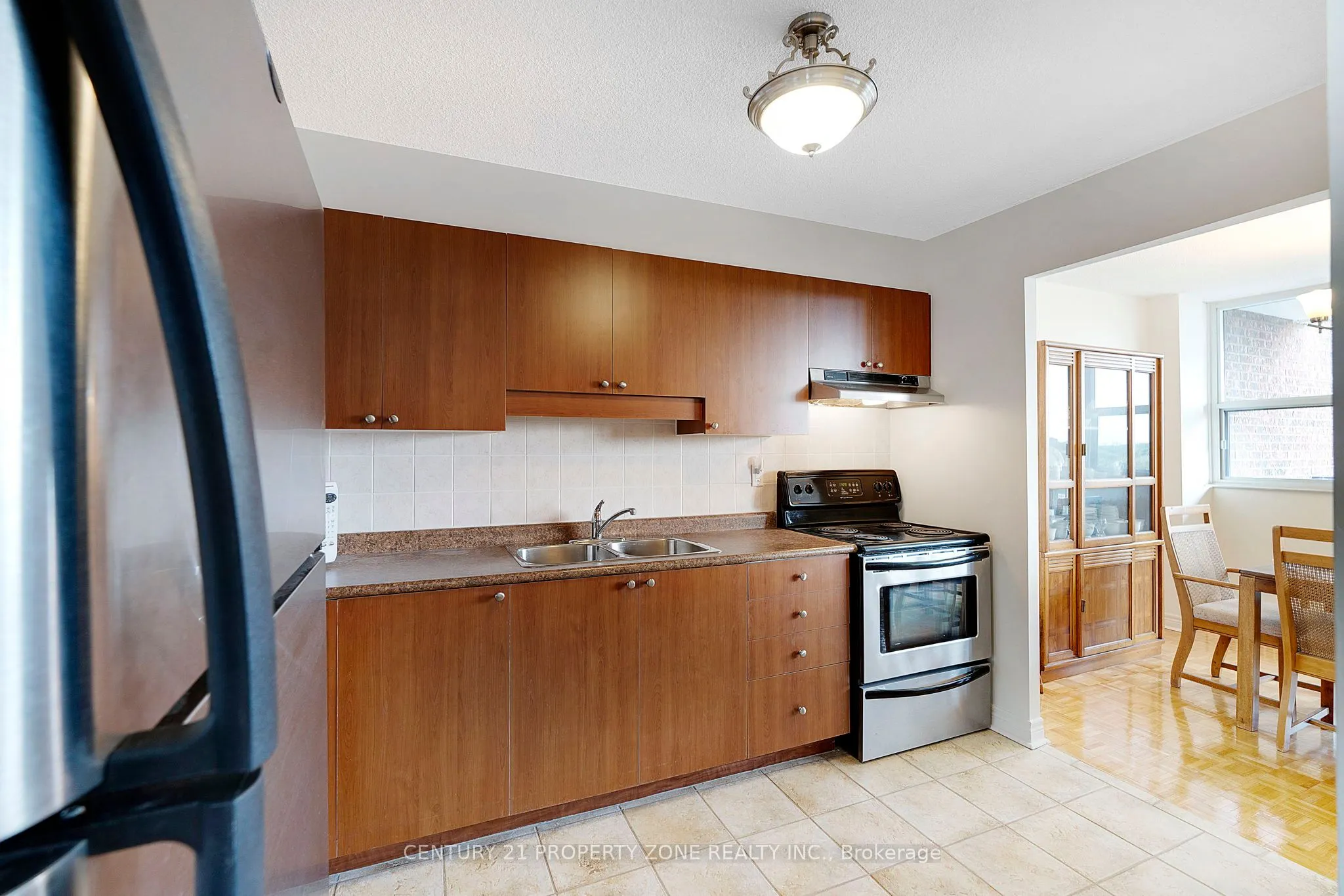 3501 Glen Erin Drive #905