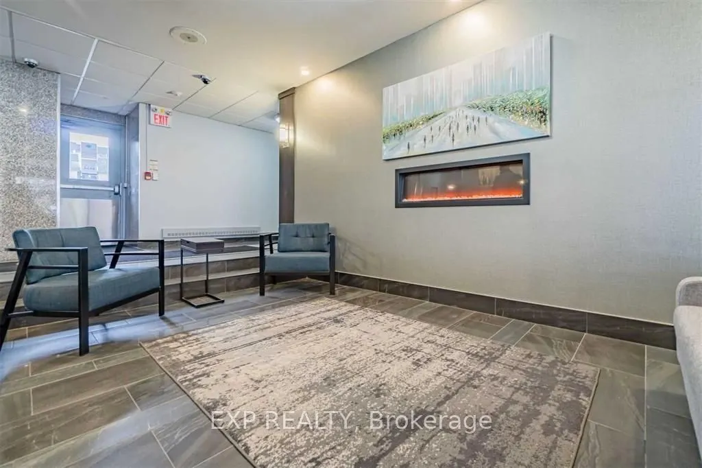 1660 Bloor Street #208