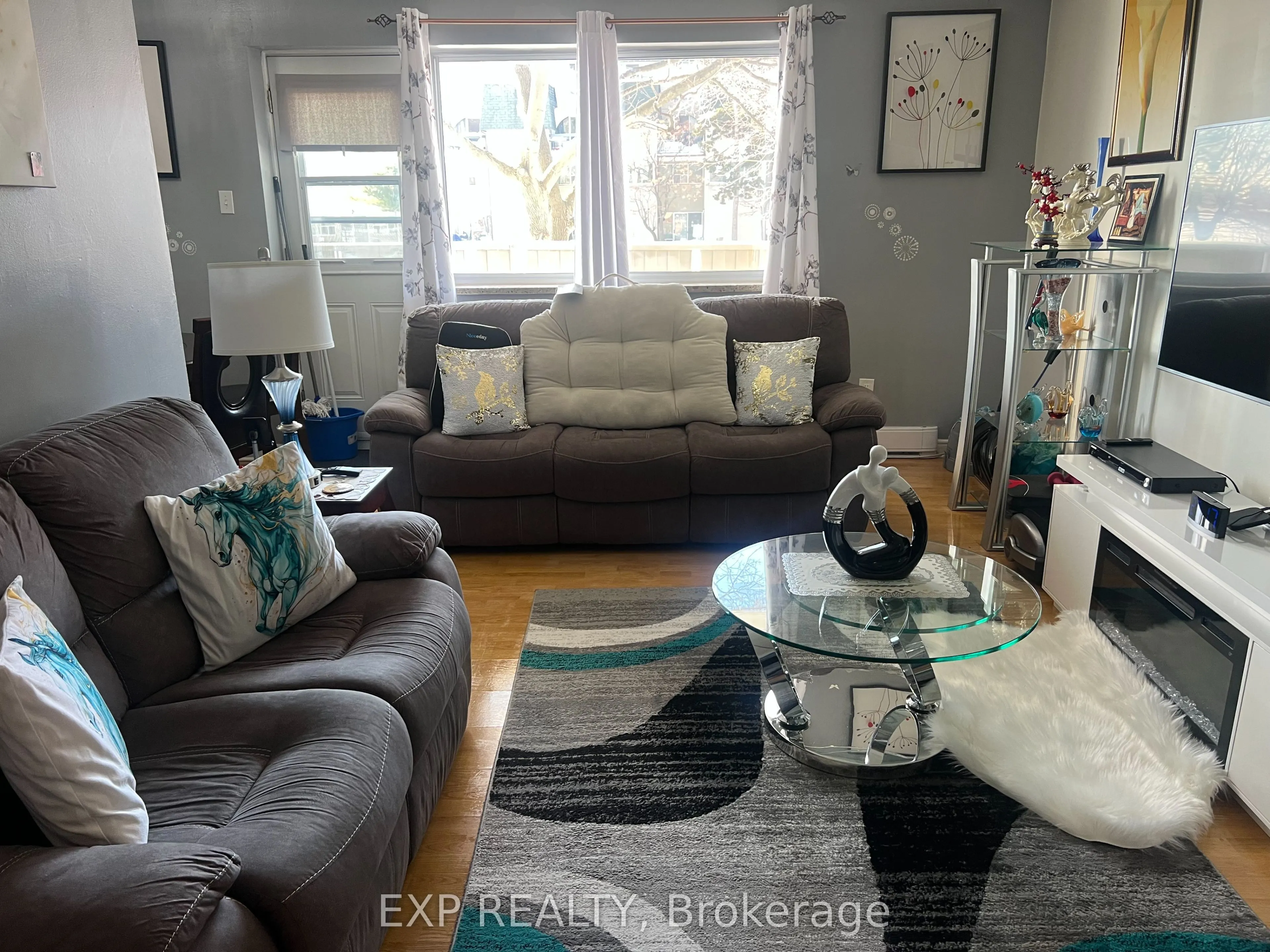 1660 Bloor Street #208