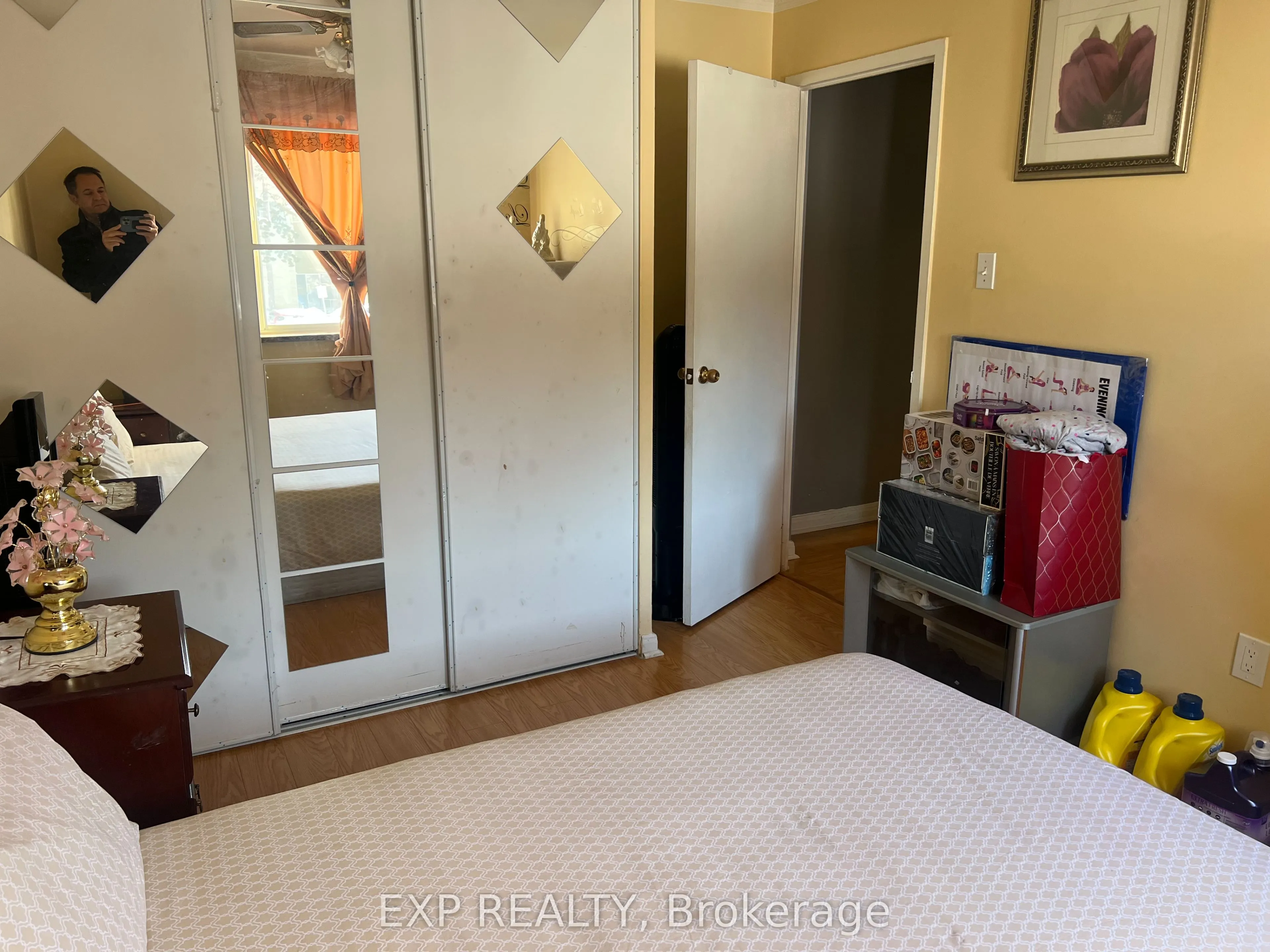 1660 Bloor Street #208