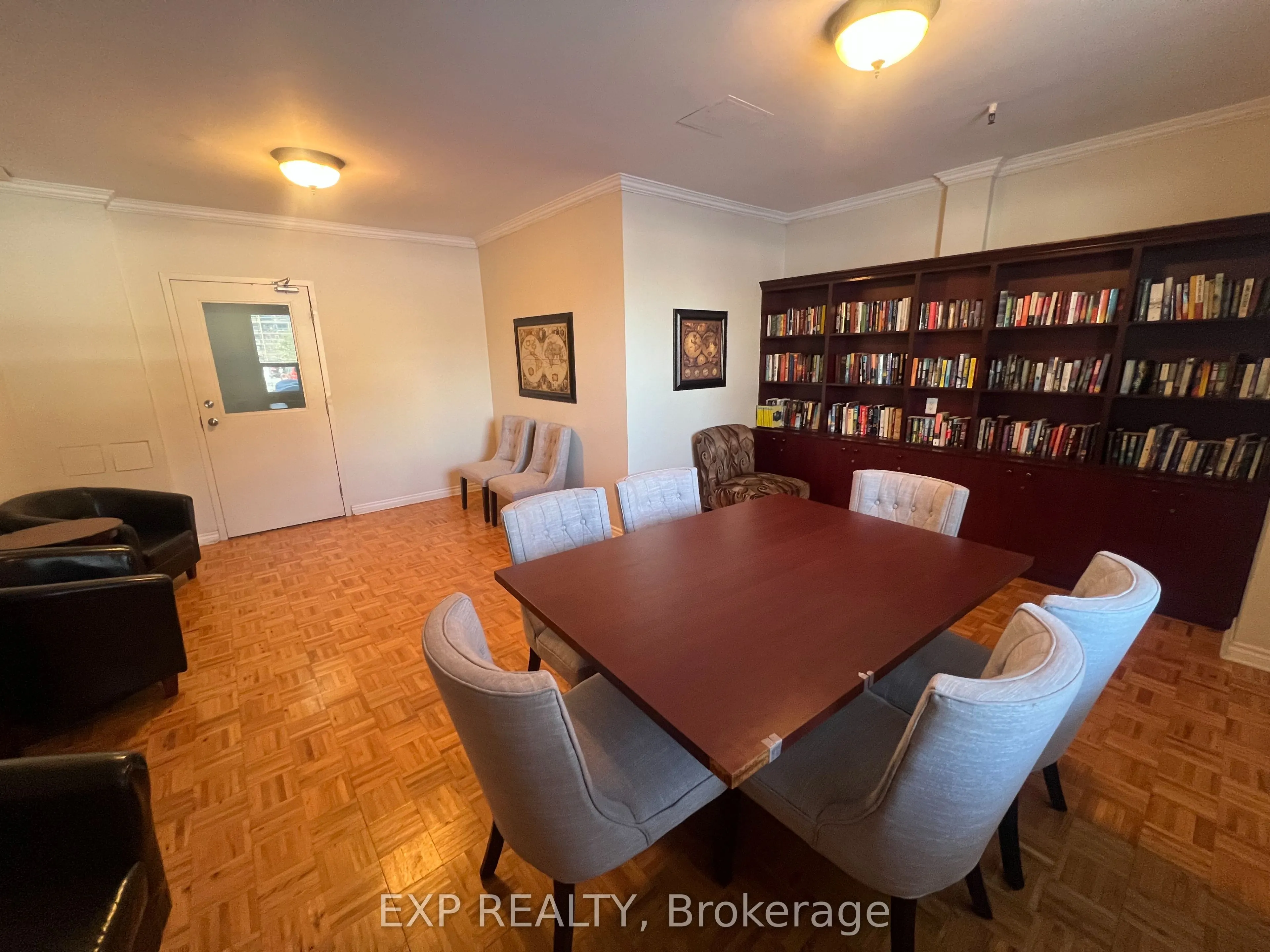 1660 Bloor Street #208