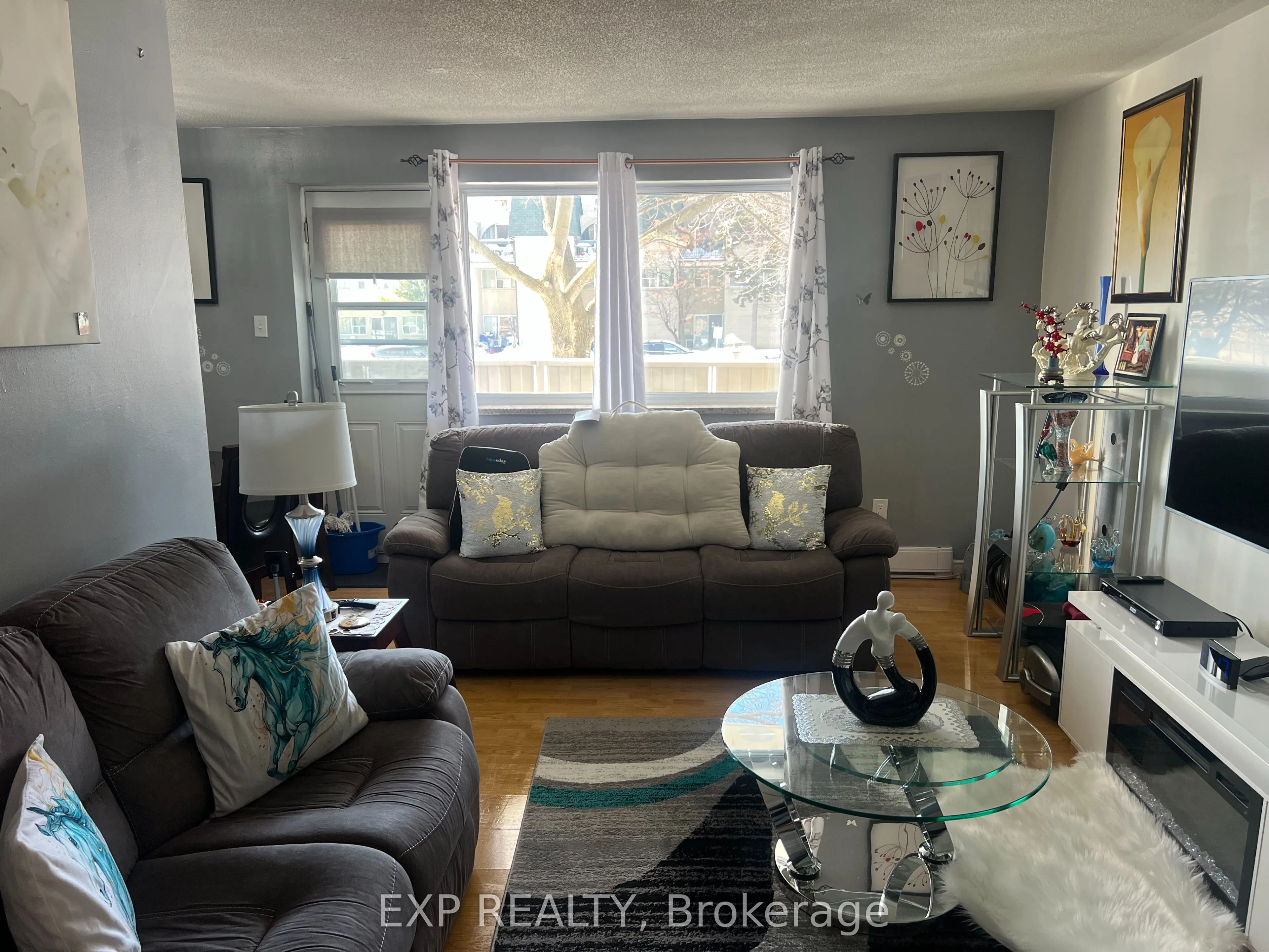 1660 Bloor Street #208